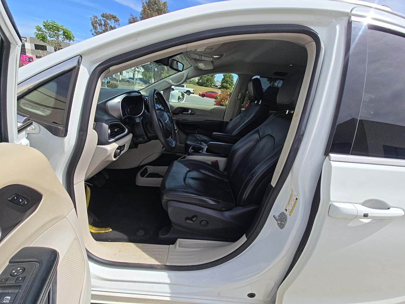 2022 Chrysler Pacifica Touring L FWD