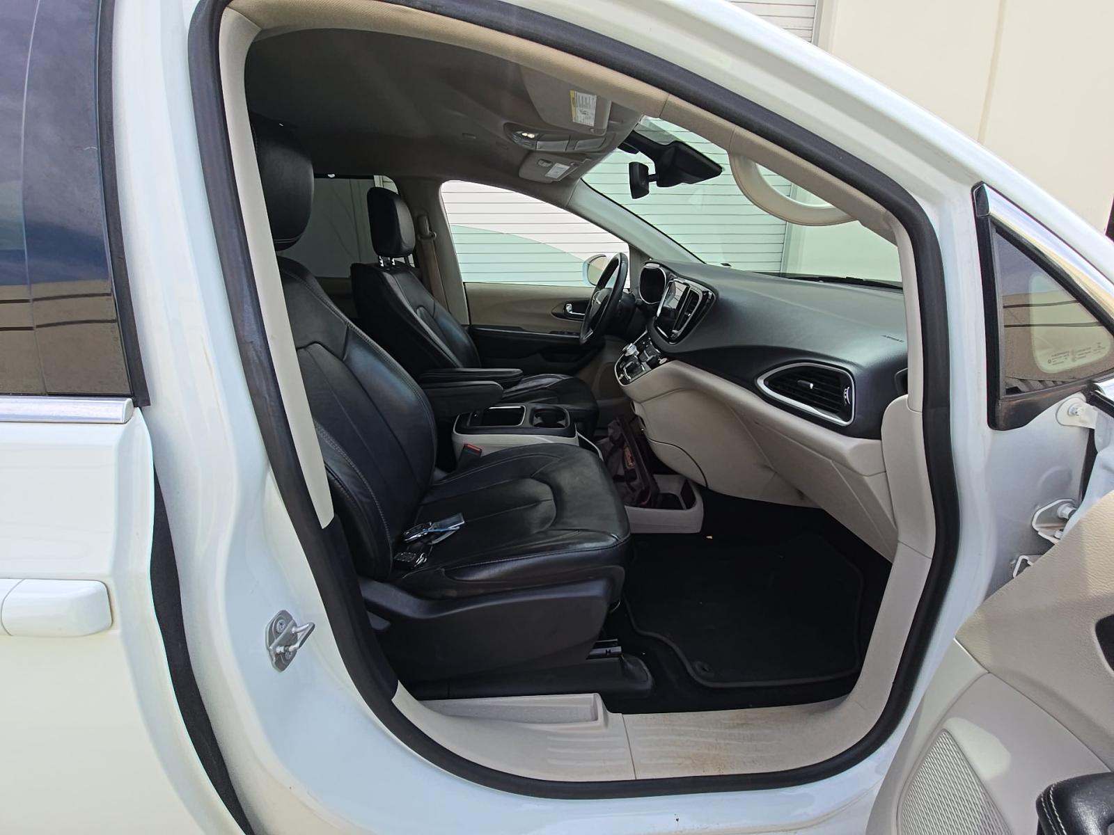 2022 Chrysler Pacifica Touring L FWD