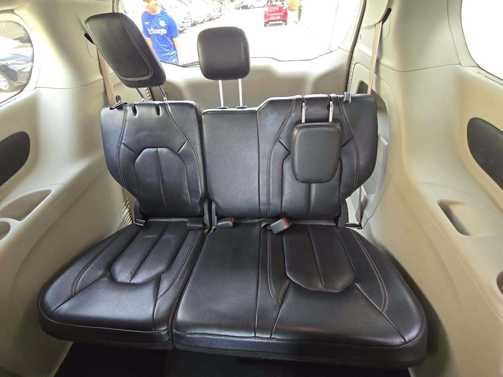 2022 Chrysler Pacifica Touring L FWD