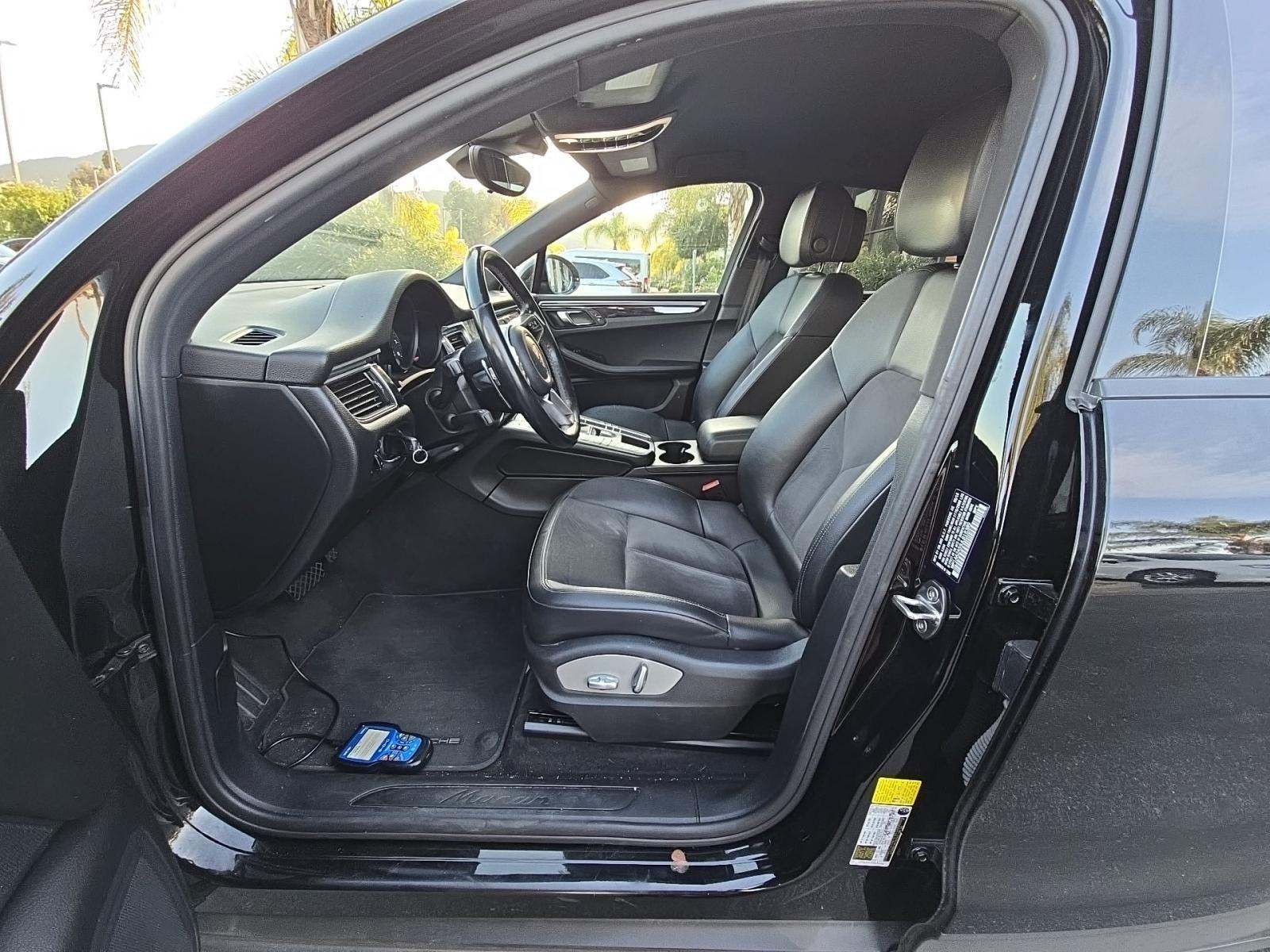 2018 Porsche Macan Base AWD