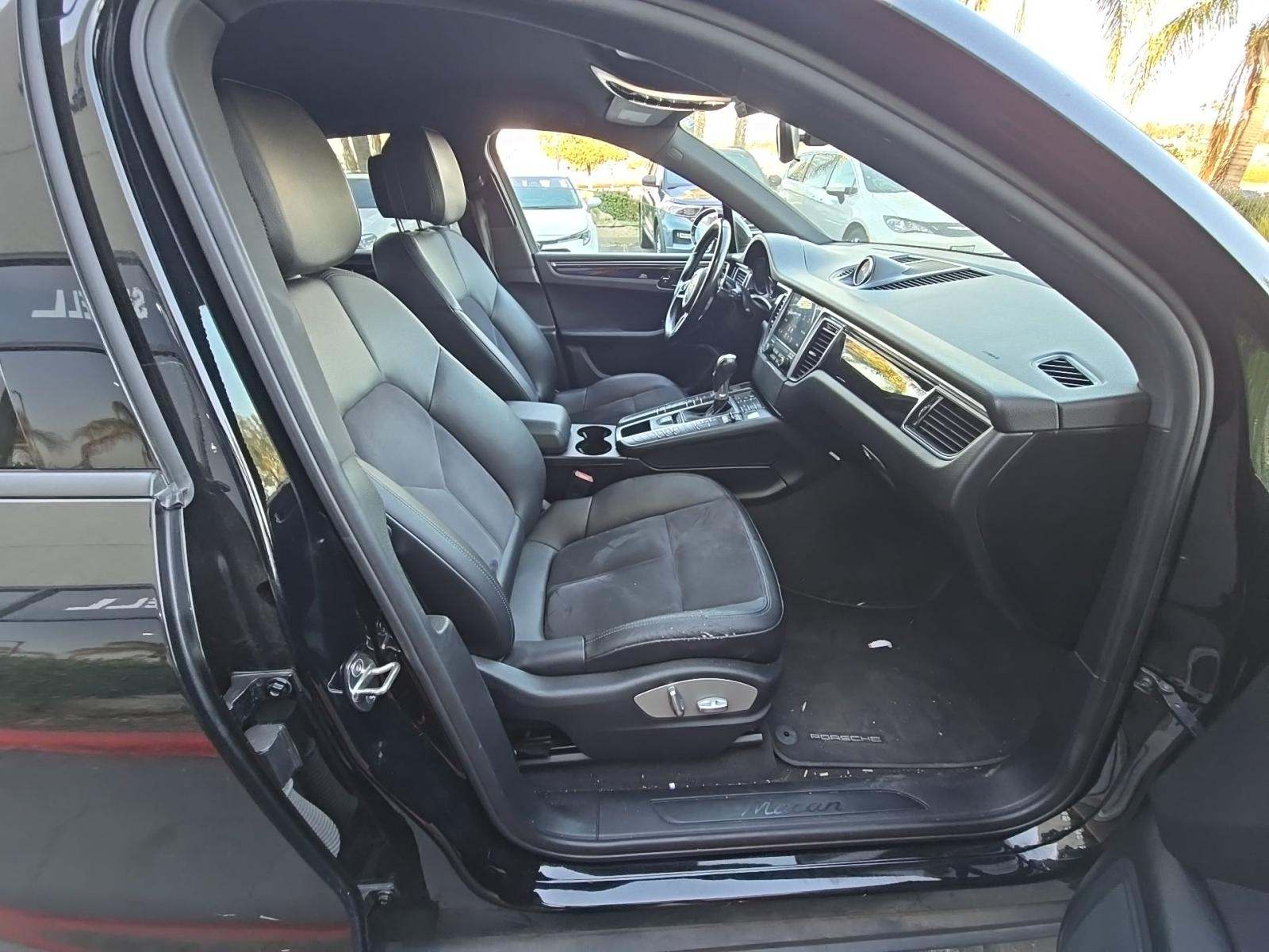 2018 Porsche Macan Base AWD