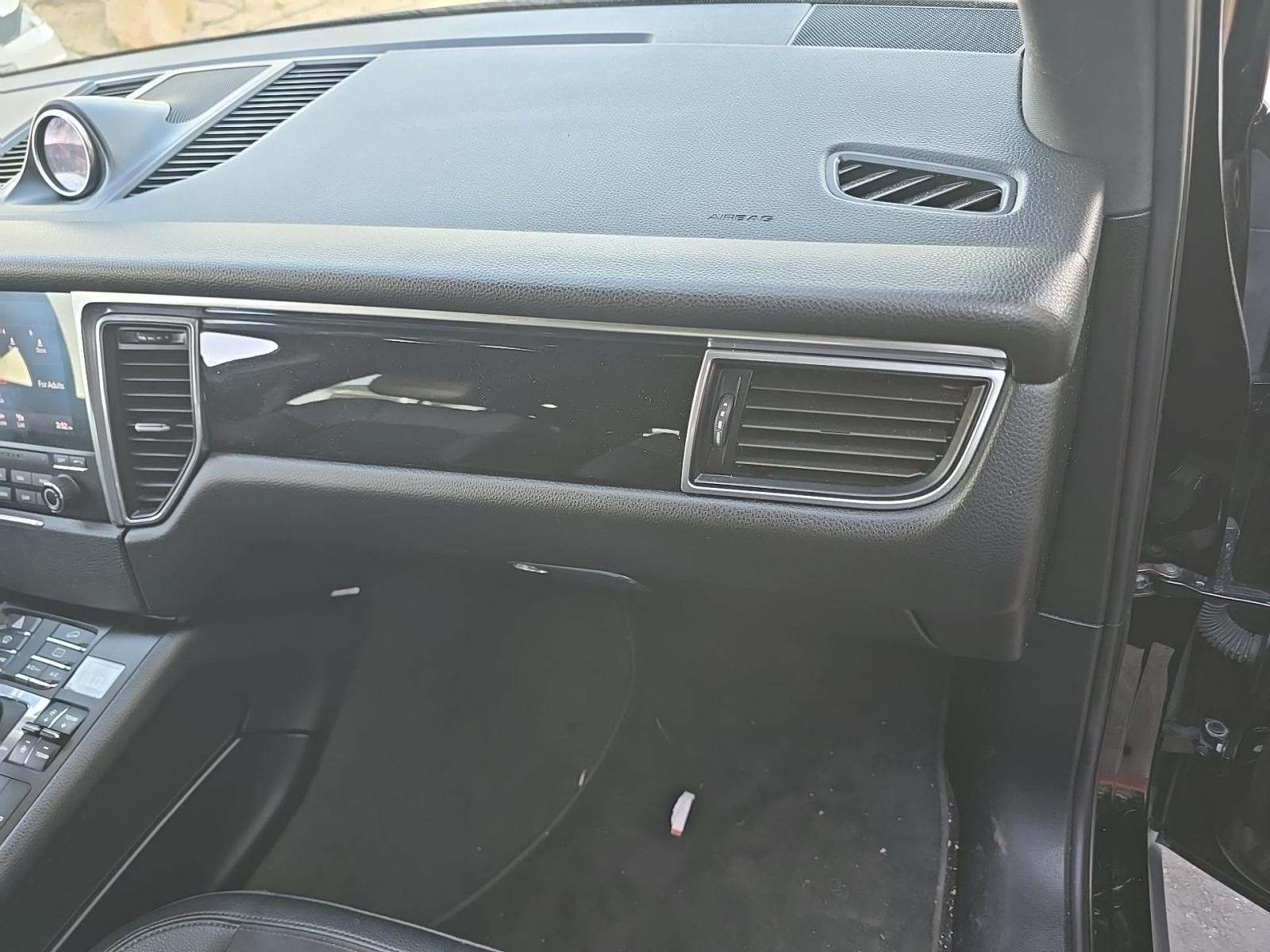 2018 Porsche Macan Base AWD