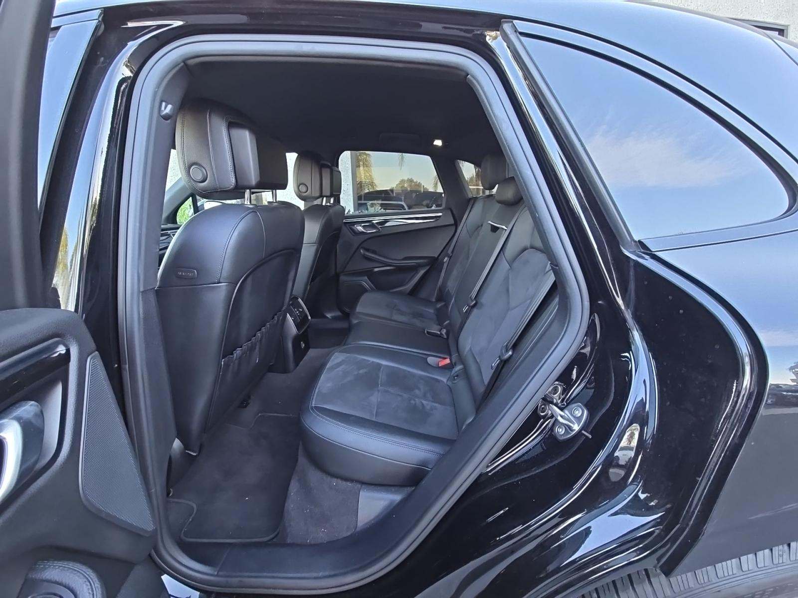 2018 Porsche Macan Base AWD