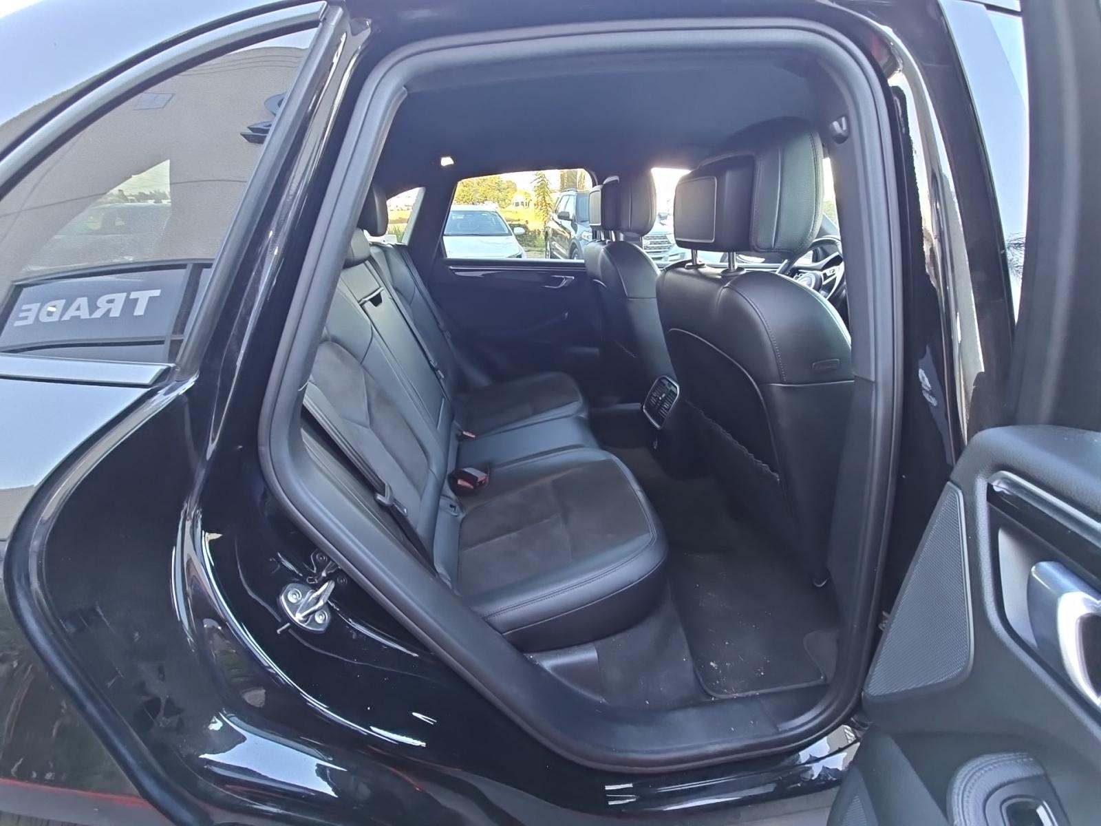 2018 Porsche Macan Base AWD