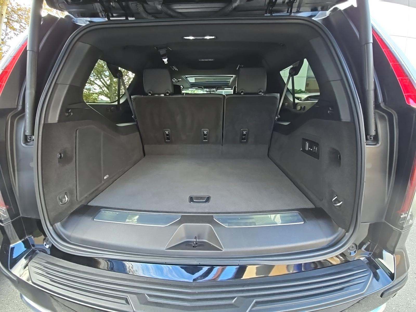 2023 Cadillac Escalade ESV Premium Luxury RWD