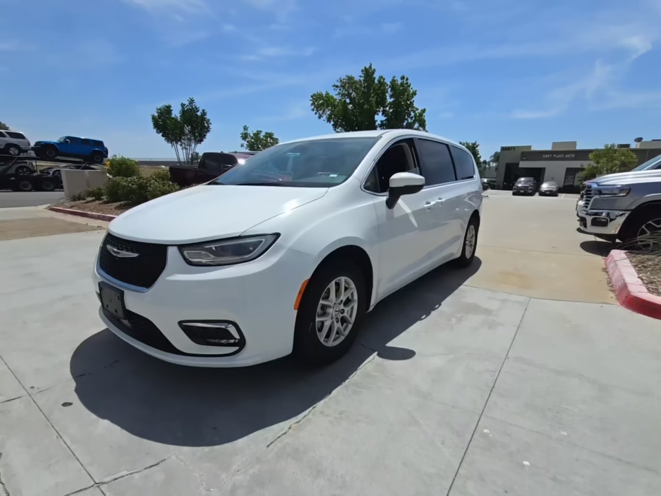 2023 Chrysler Pacifica Touring L FWD