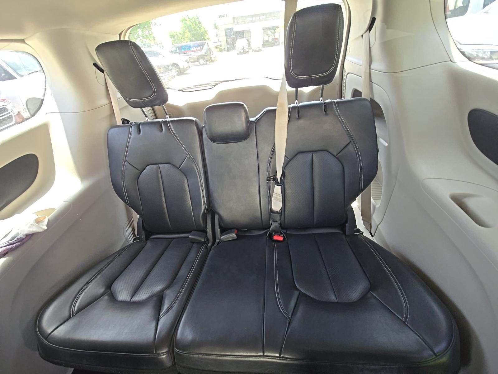 2023 Chrysler Pacifica Touring L FWD