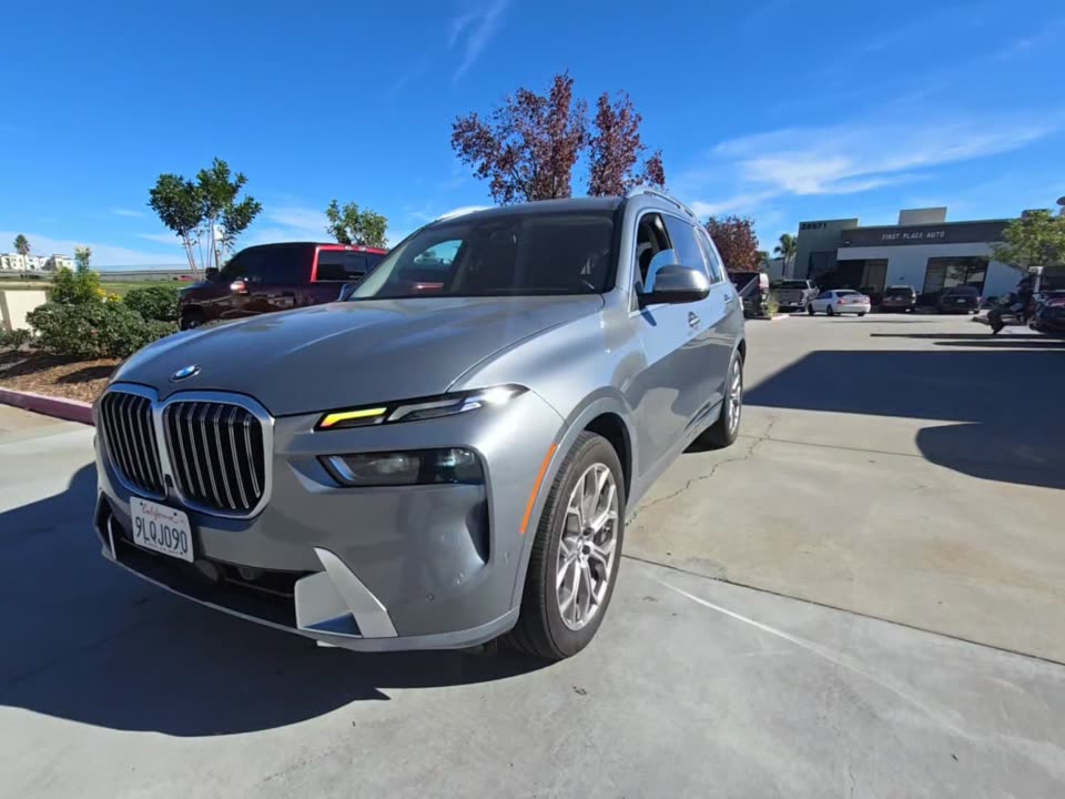 2025 BMW X7 xDrive40i