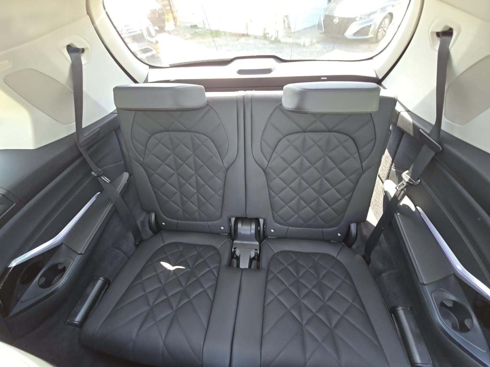 2025 BMW X7 xDrive40i AWD