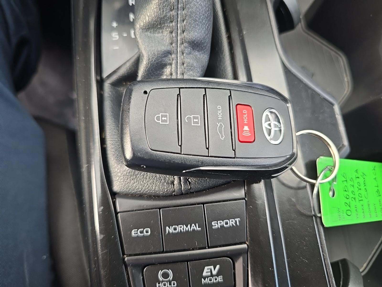 2025 Toyota Camry LE FWD