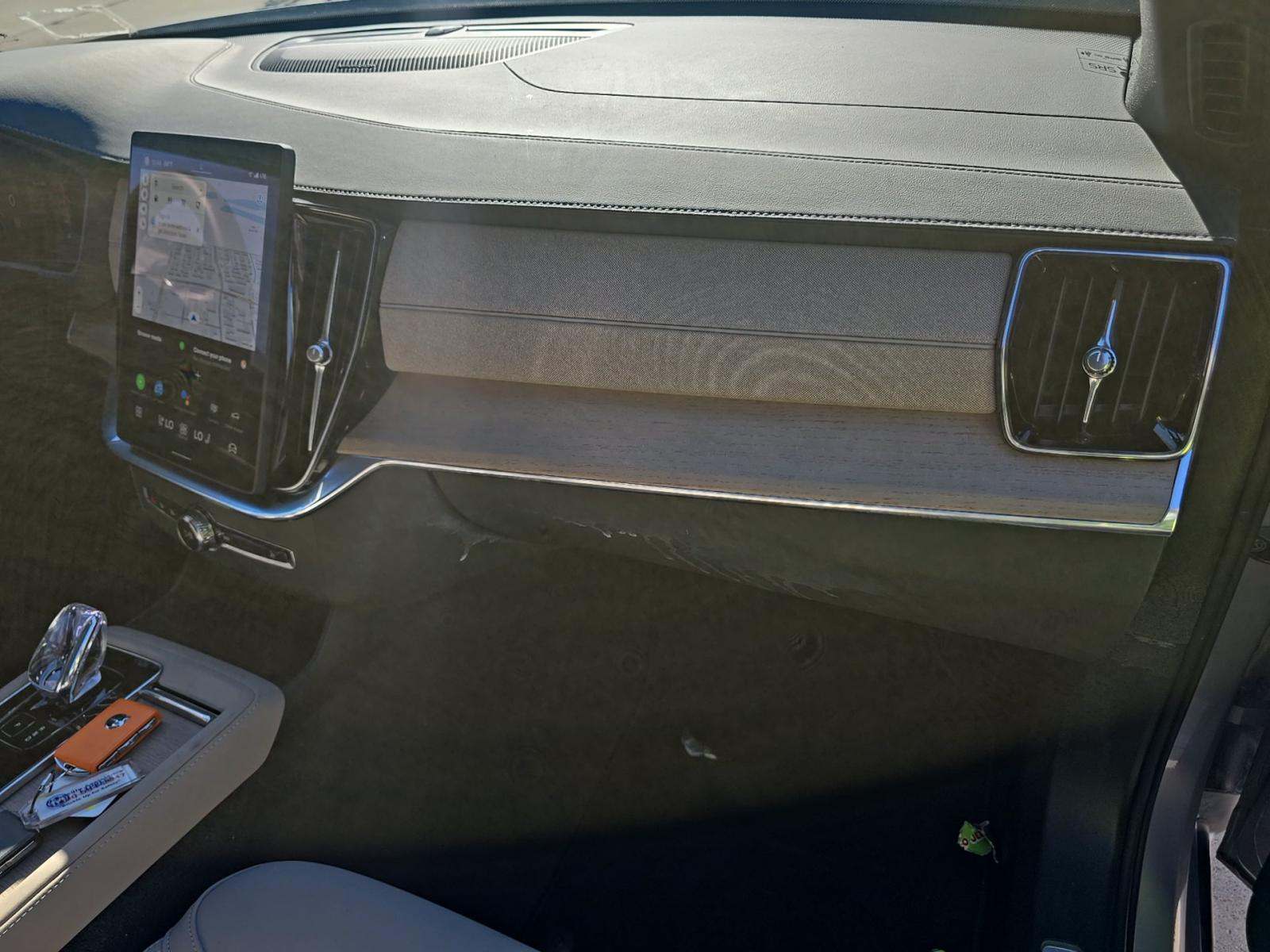 2025 Volvo XC90 B6 Plus AWD