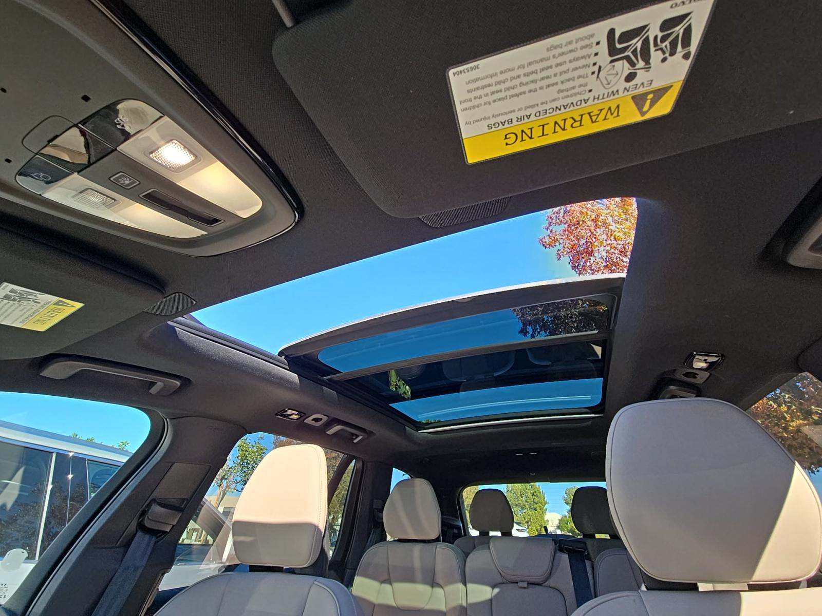 2025 Volvo XC90 B6 Plus AWD