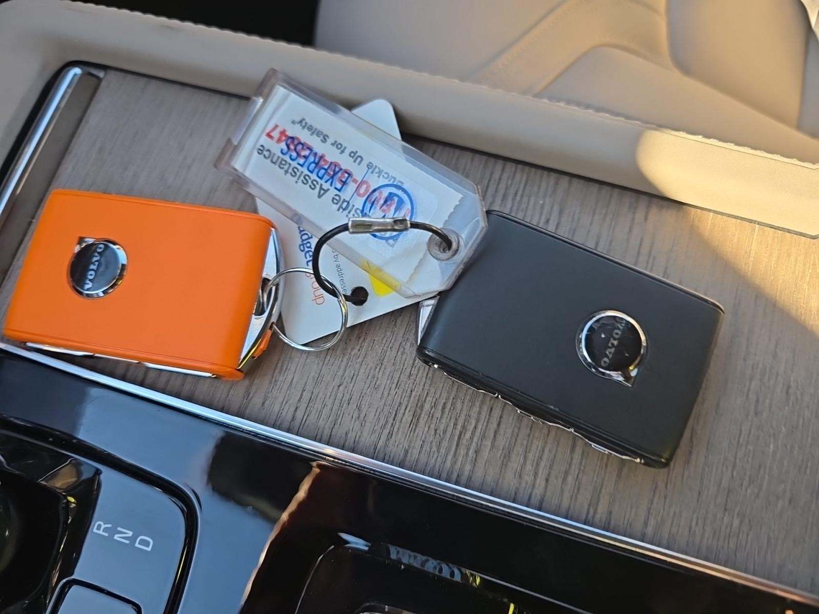 2025 Volvo XC90 B6 Plus AWD