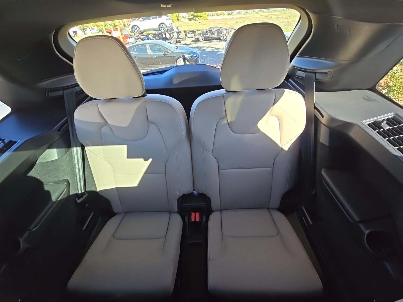 2025 Volvo XC90 B6 Plus AWD