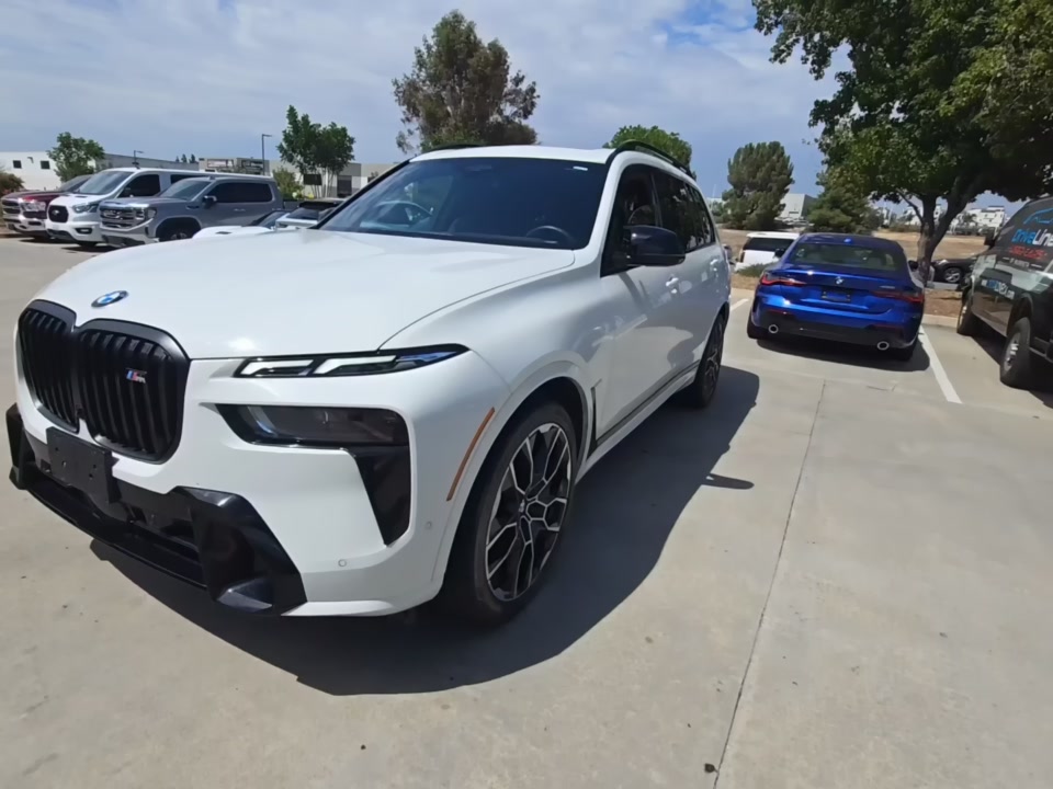 2026 BMW X7 M60i AWD