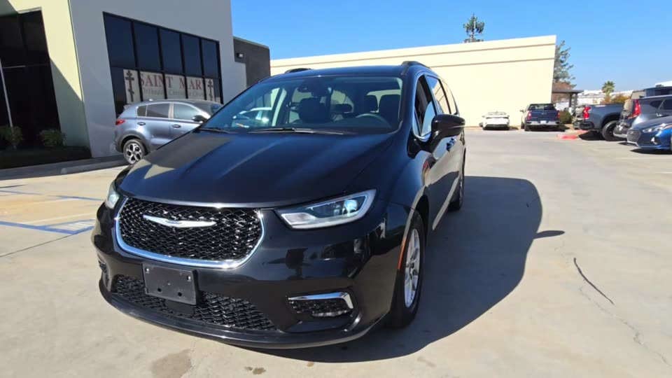 2022 Chrysler Pacifica Touring L 121.6