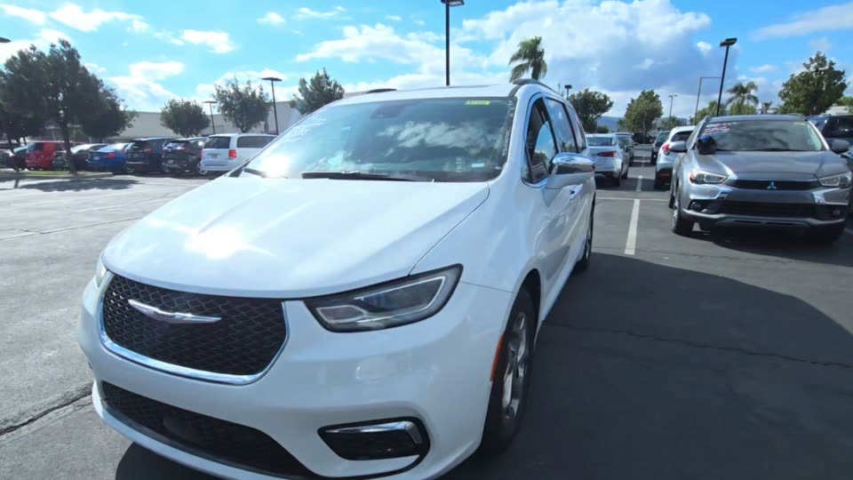 2022 Chrysler Pacifica Limited FWD