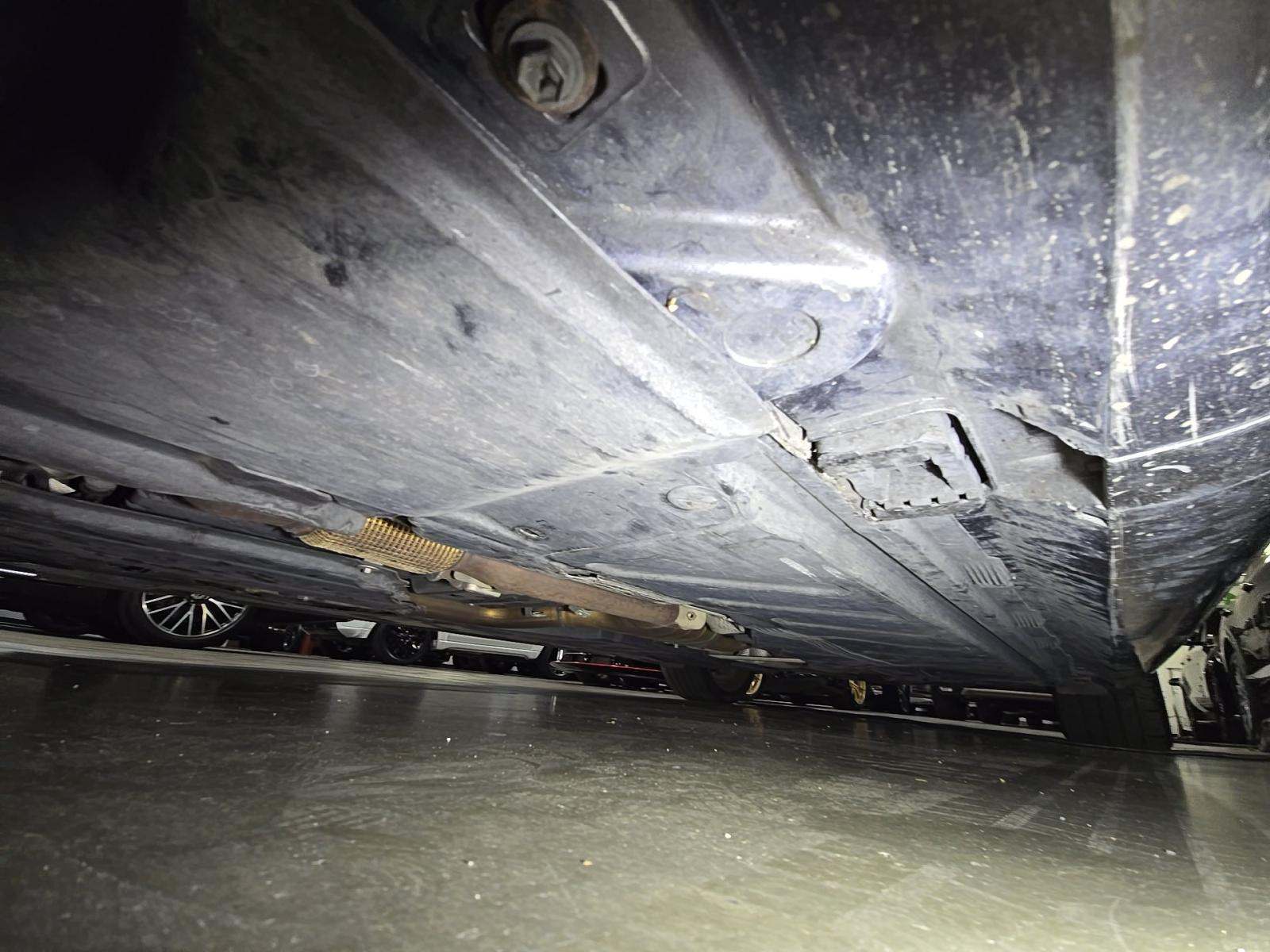 MERCEDES-BENZ E-CLASS - 7