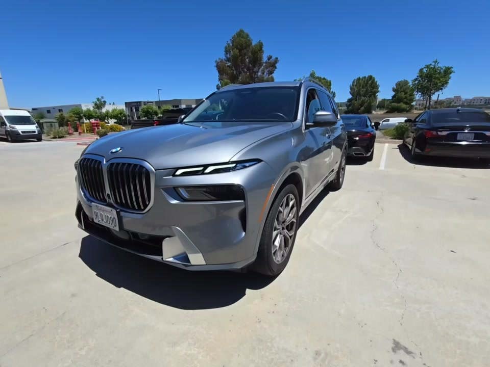 2025 BMW X7 xDrive40i AWD