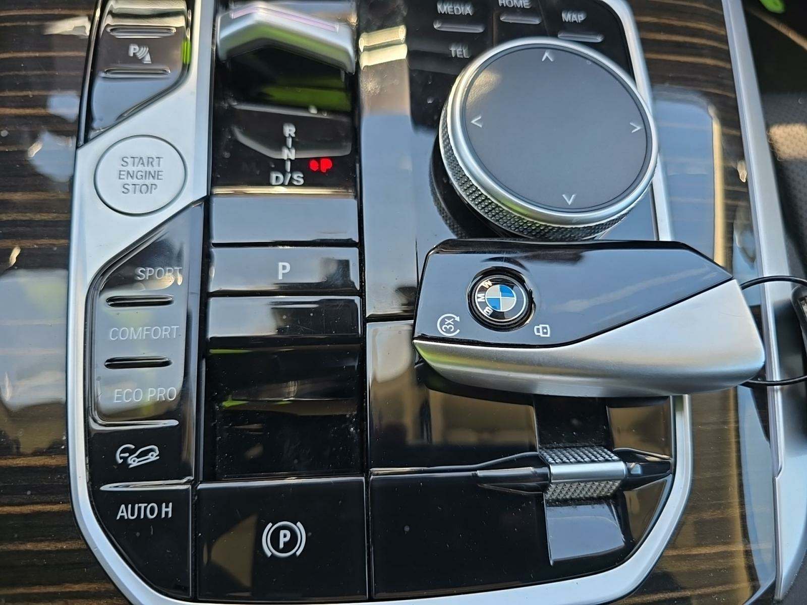 2025 BMW X7 xDrive40i AWD