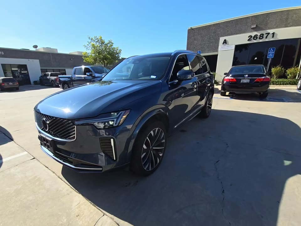 2025 Volvo XC90 B6 Plus AWD