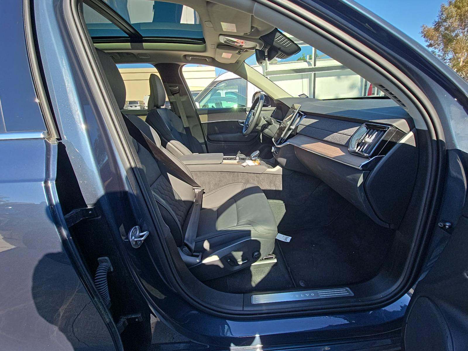 2025 Volvo XC90 B6 Plus AWD