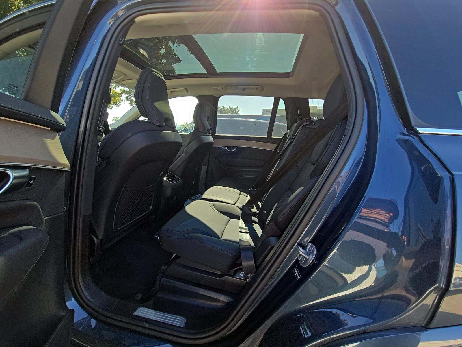 2025 Volvo XC90 B6 Plus AWD