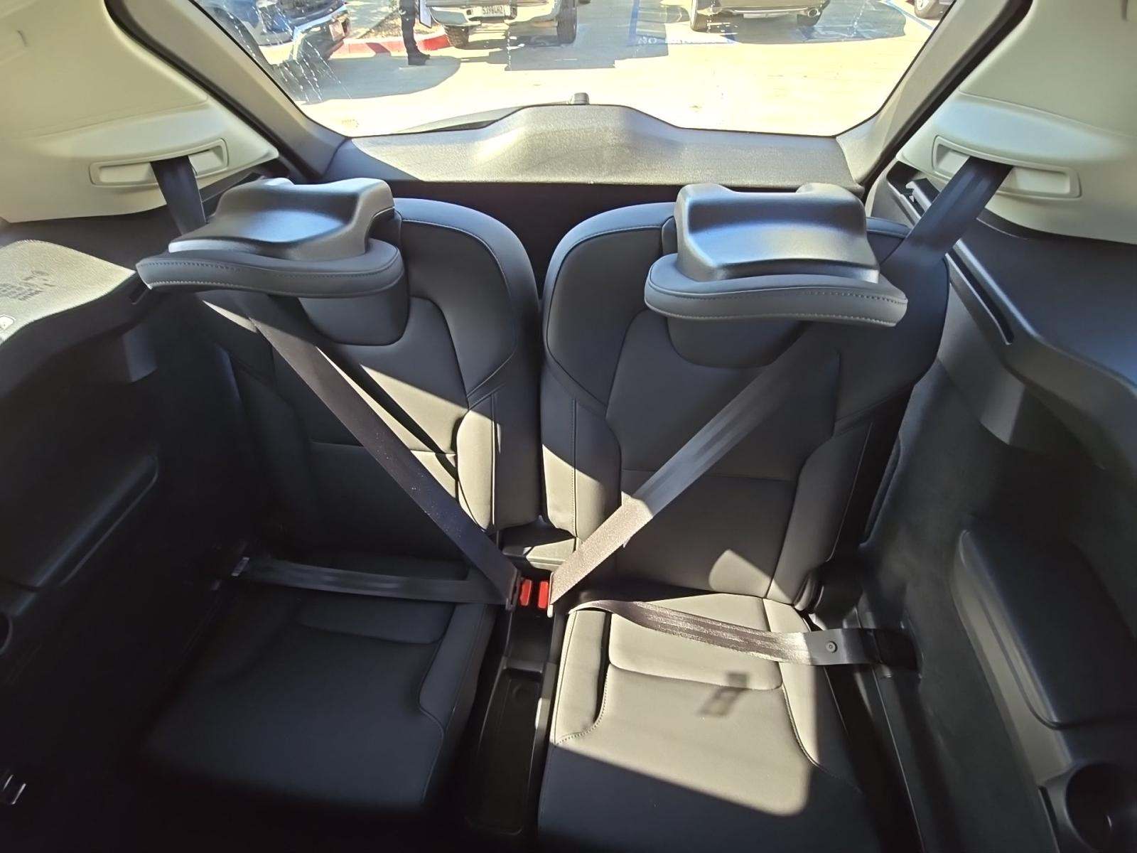 2025 Volvo XC90 B6 Plus AWD