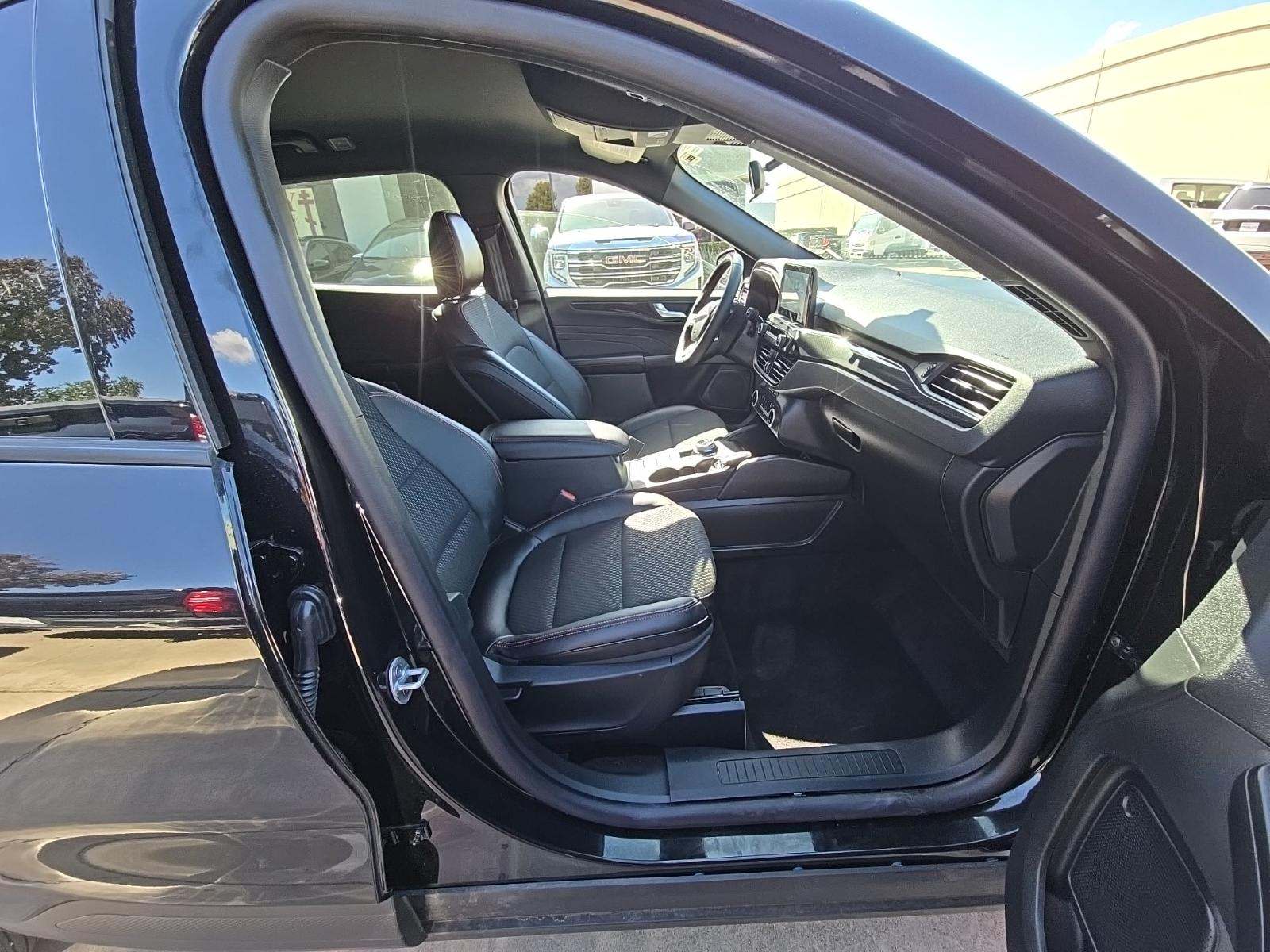 2025 Ford Escape ST-Line AWD