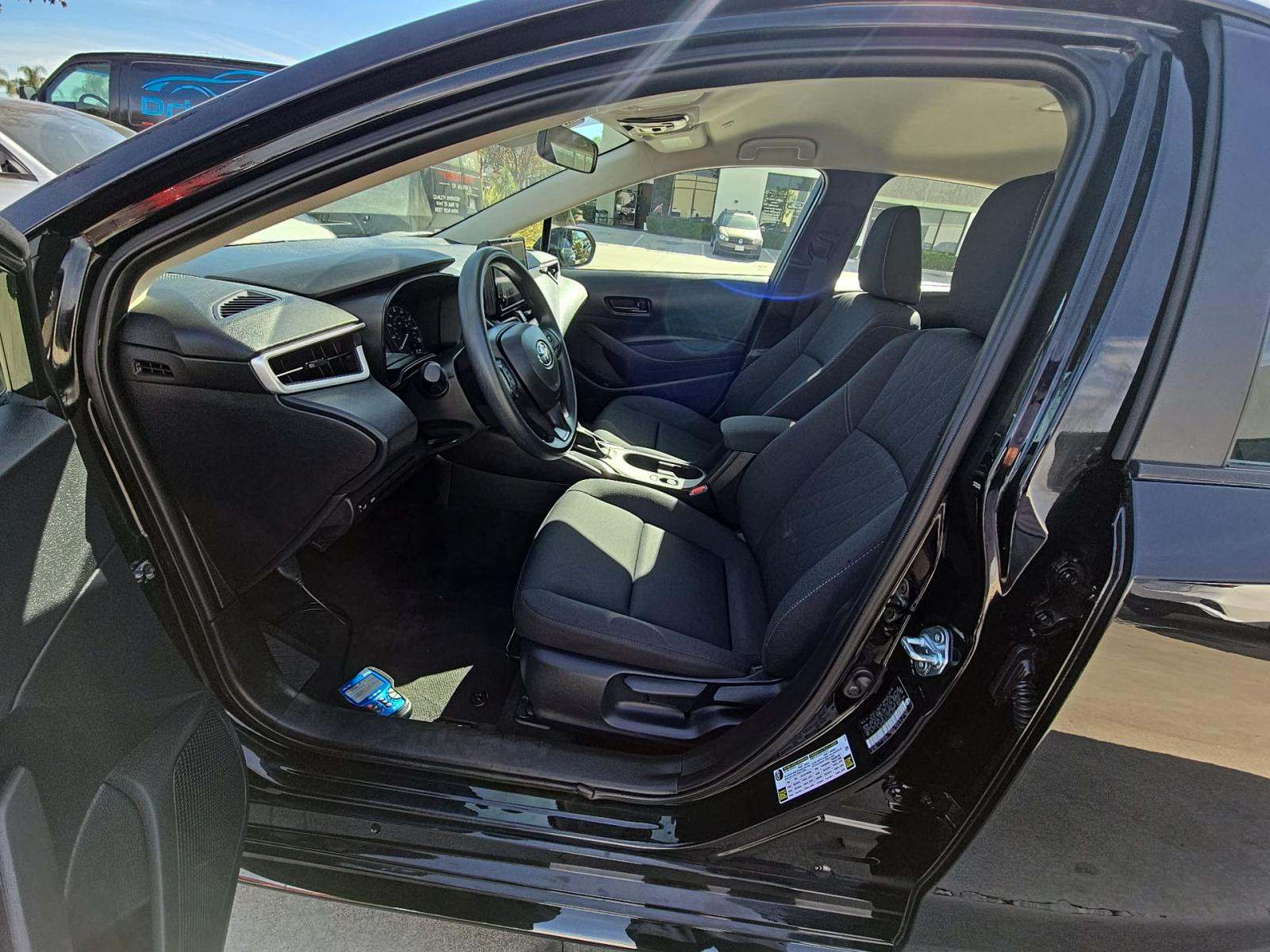 2025 Toyota Corolla LE FWD