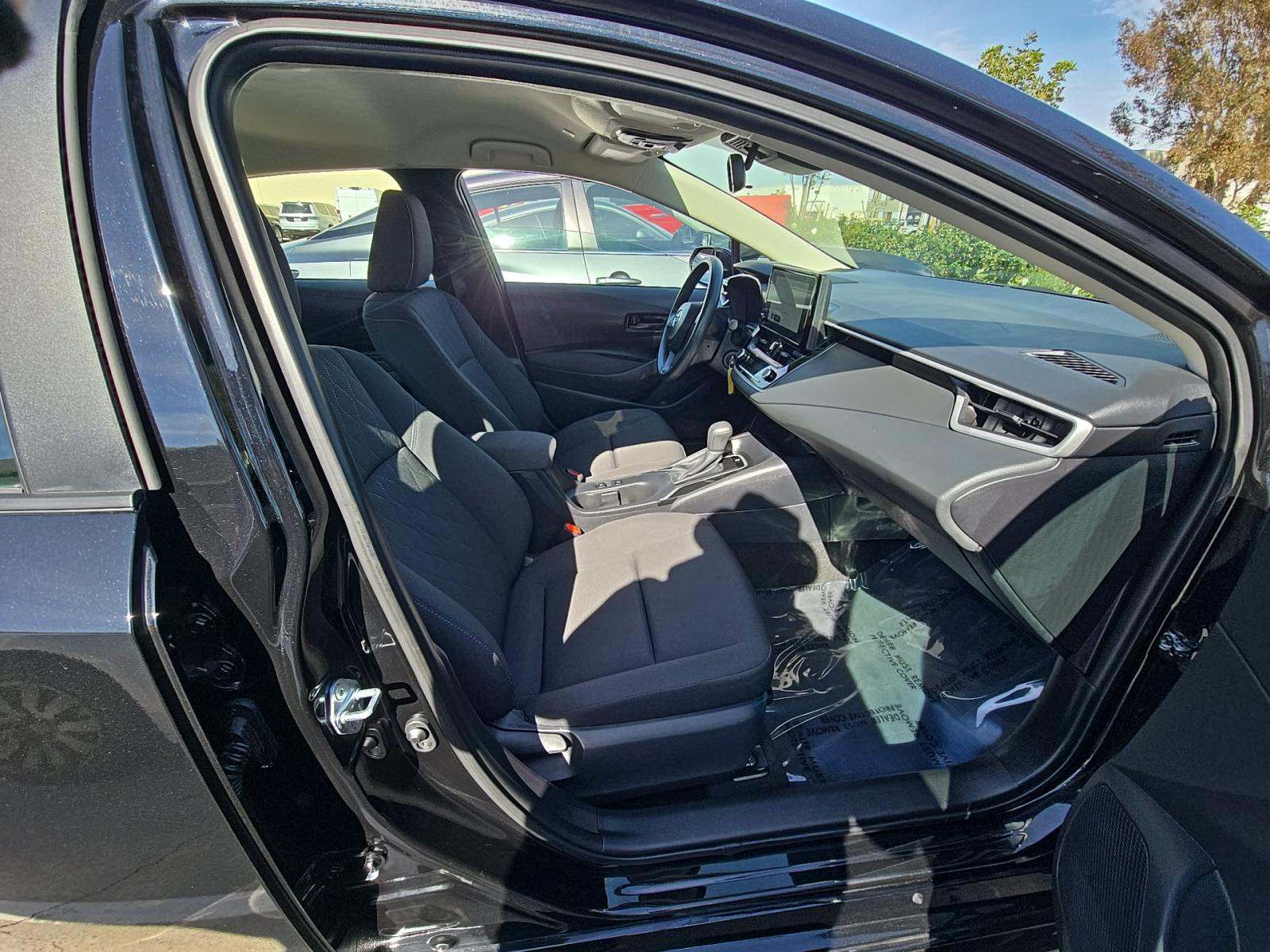 2025 Toyota Corolla LE FWD