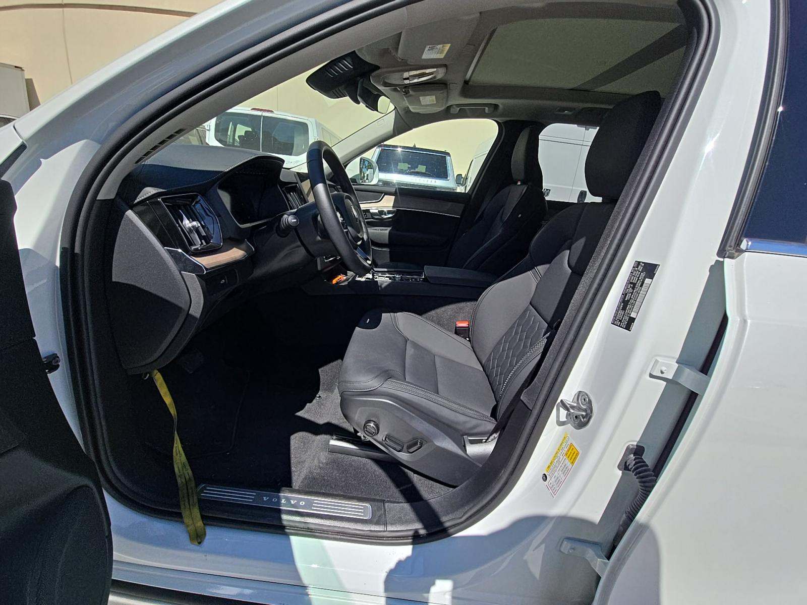 2025 Volvo XC90 B6 Plus AWD