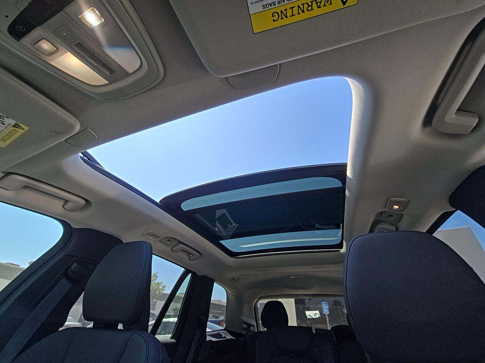 2025 Volvo XC90 B6 Plus AWD