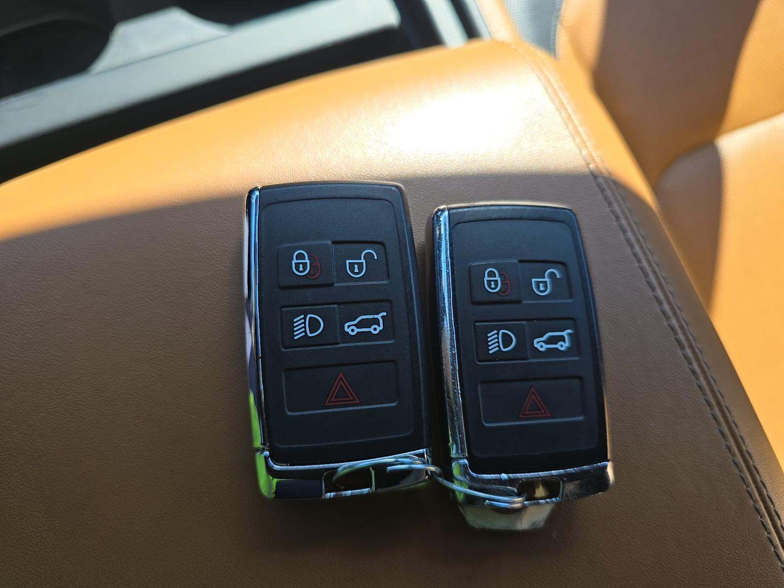2023 Land Rover Defender 130 X-Dynamic SE AWD