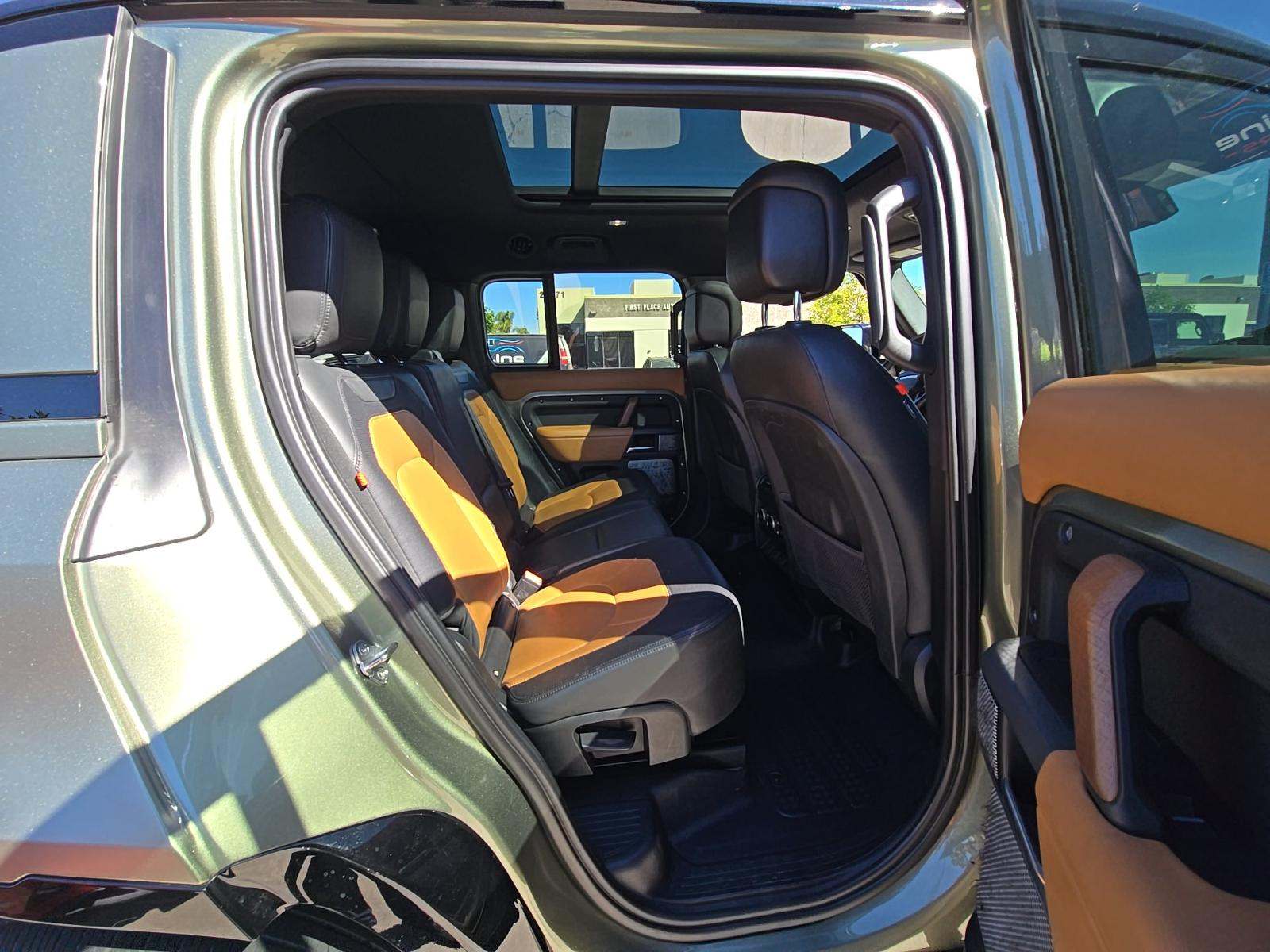 2023 Land Rover Defender 130 X-Dynamic SE AWD