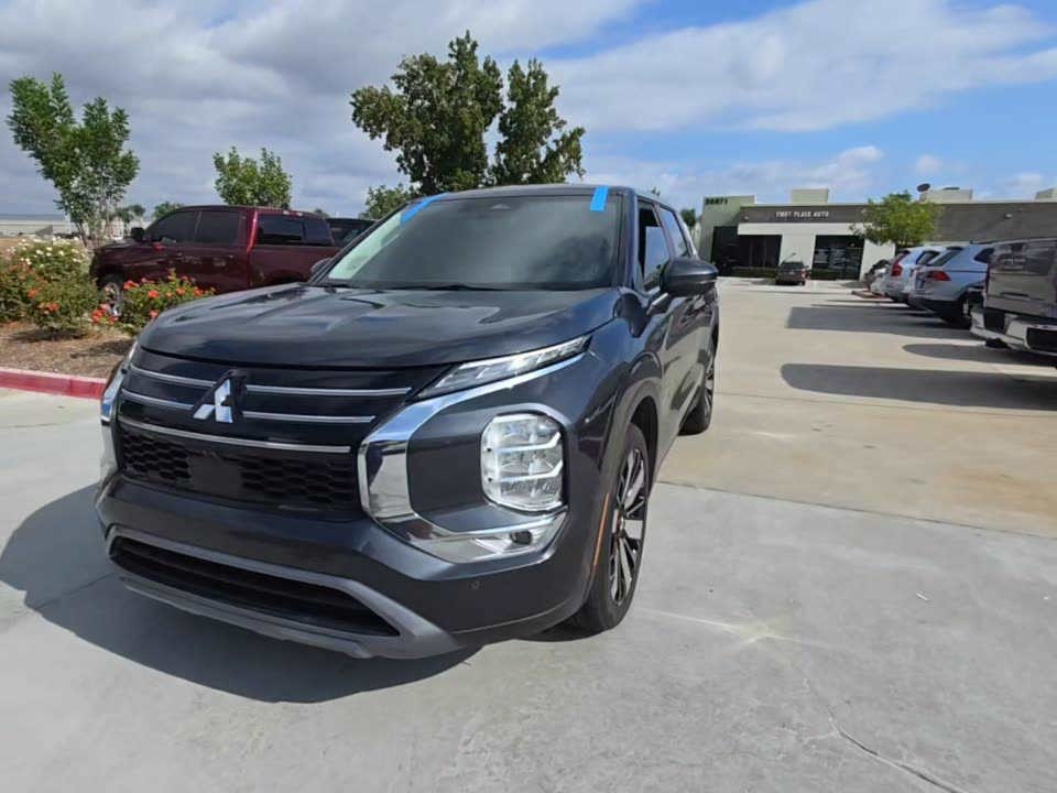 2025 Mitsubishi Outlander SE FWD