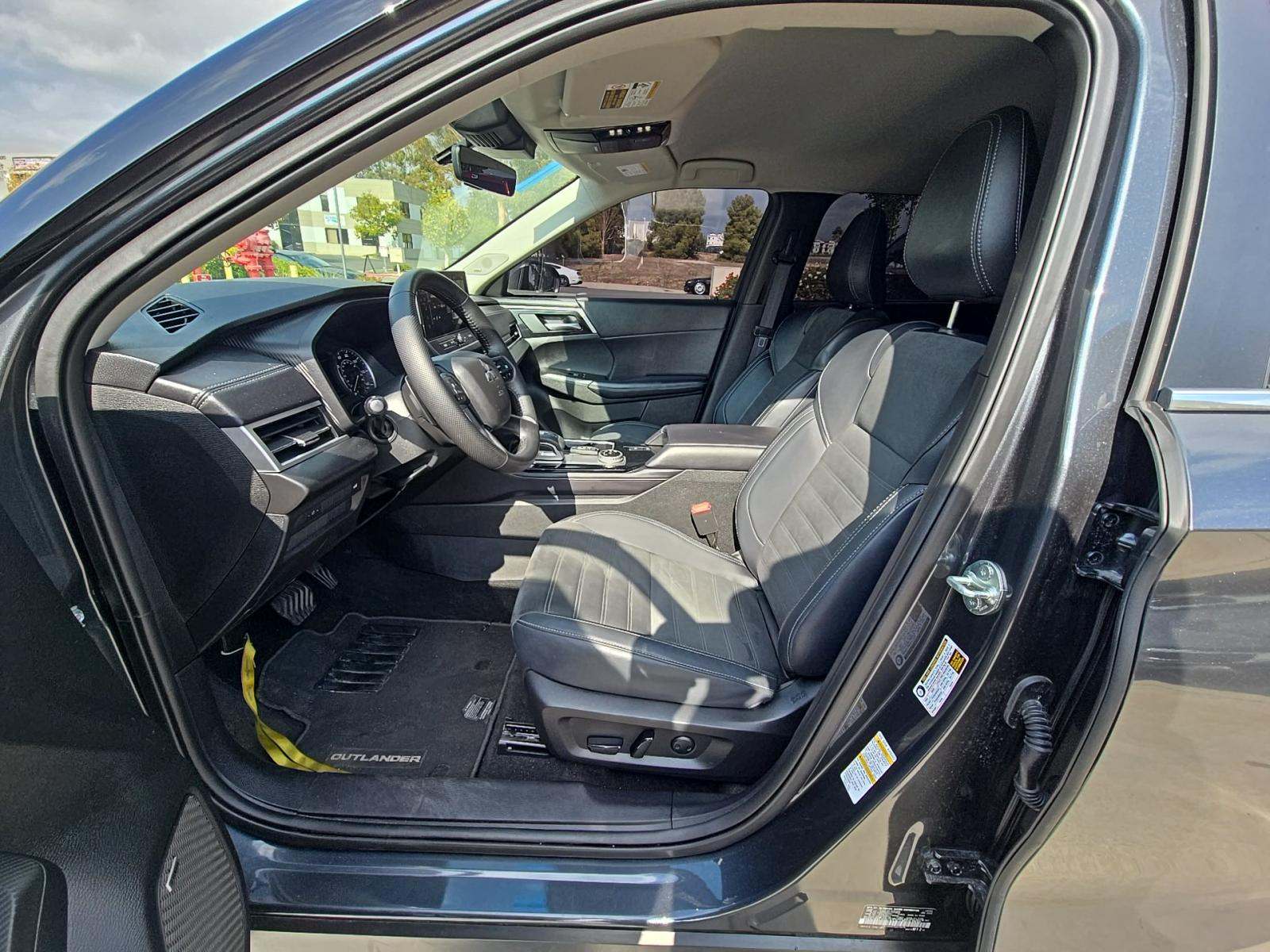 2025 Mitsubishi Outlander SE FWD