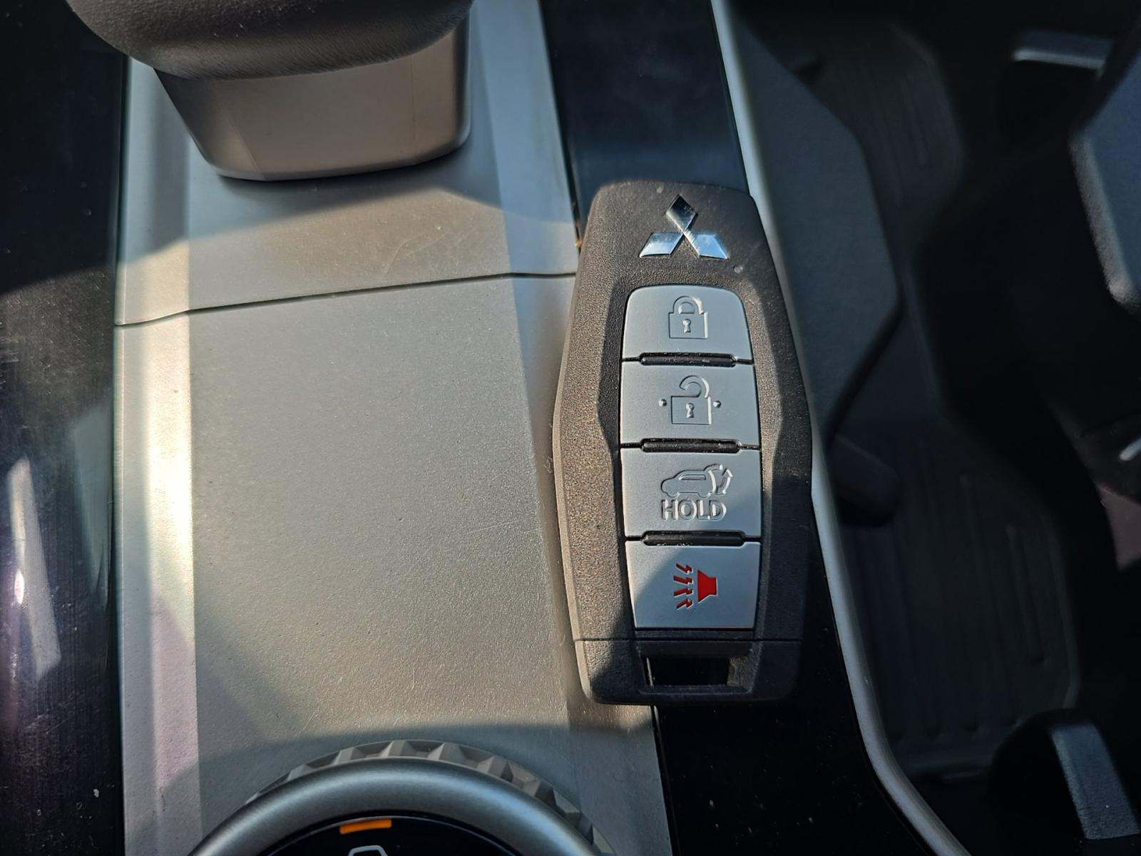 2025 Mitsubishi Outlander SE FWD