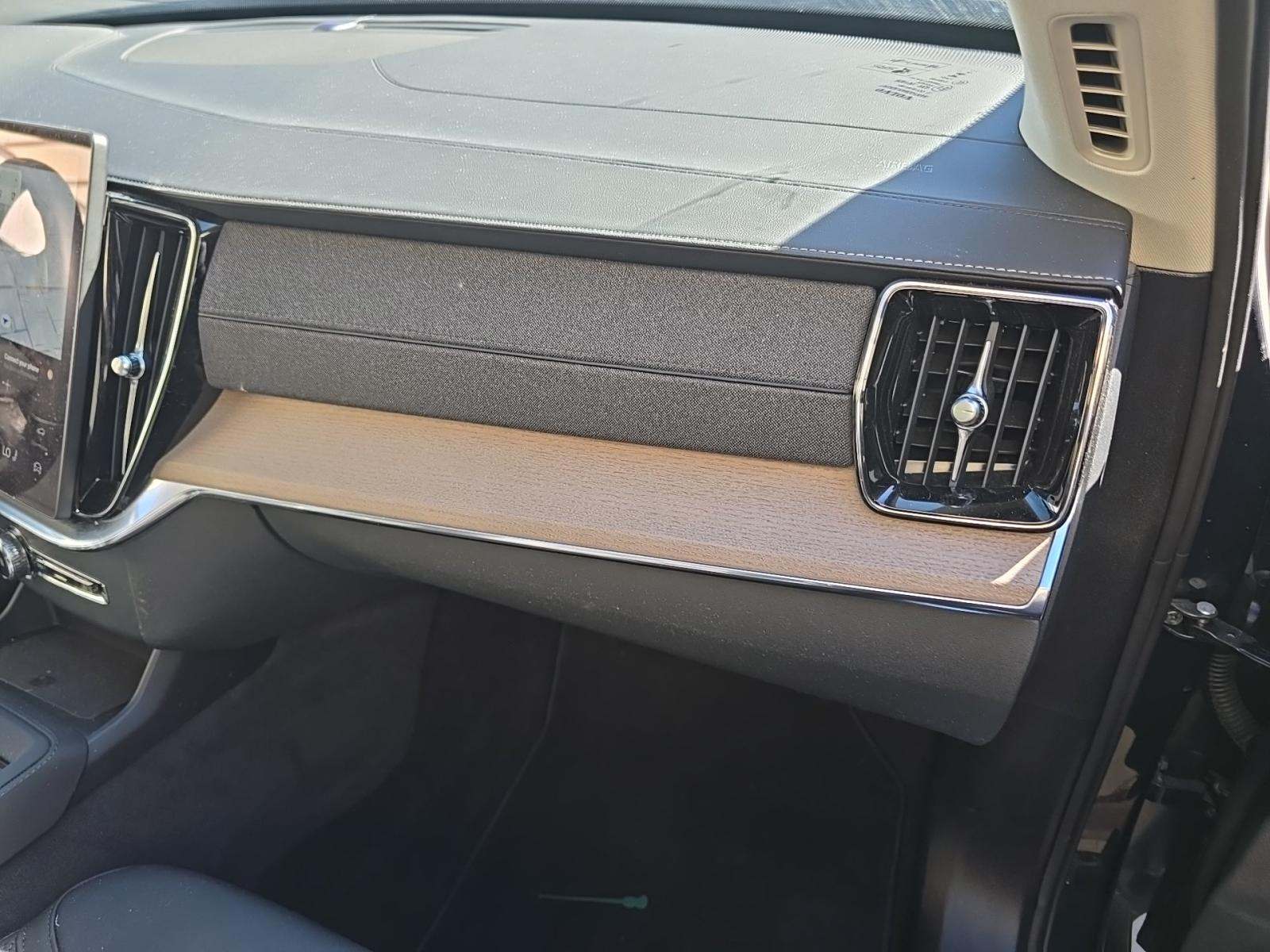 2025 Volvo XC90 B6 Plus AWD