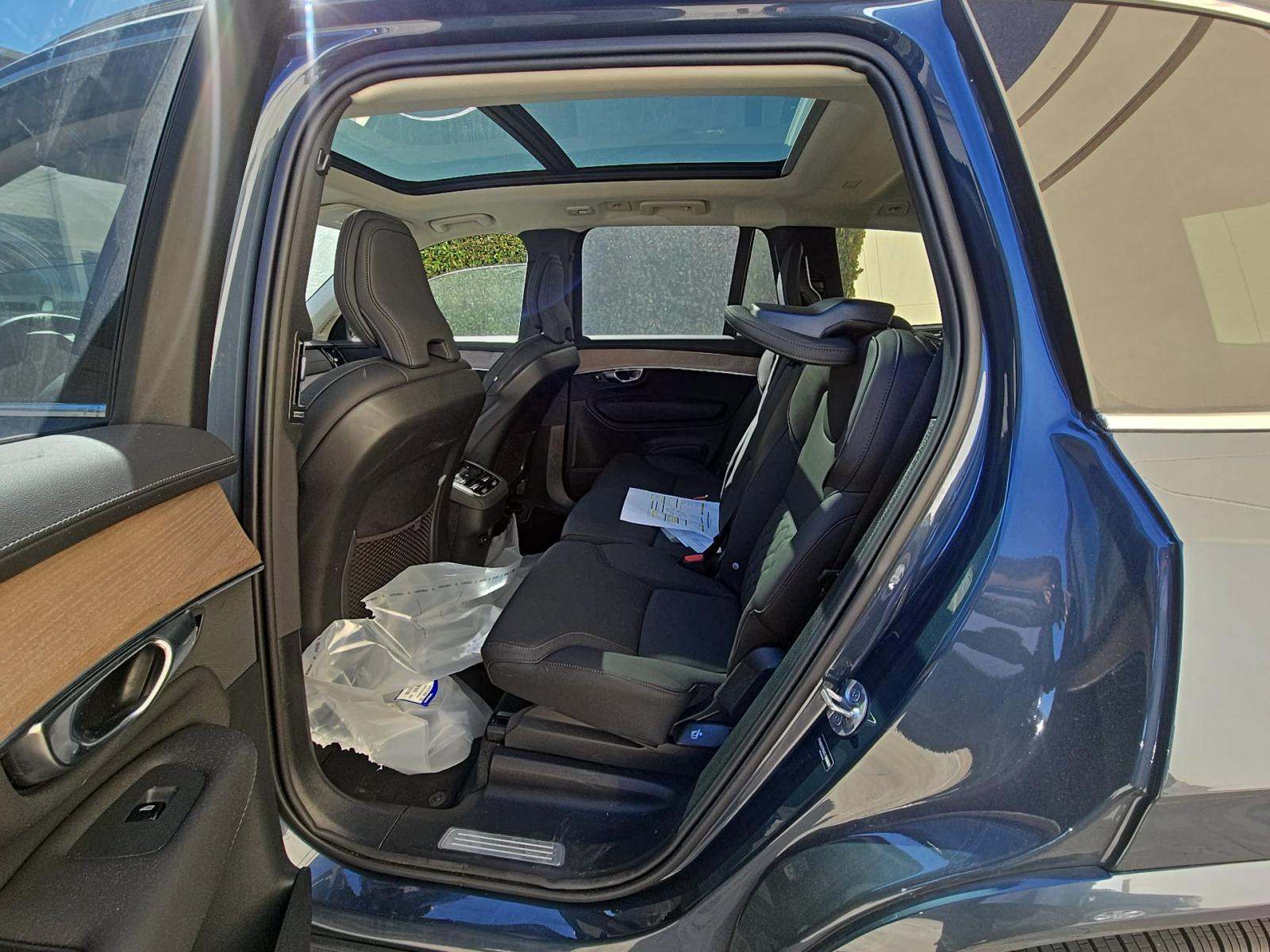 2025 Volvo XC90 B6 Plus AWD