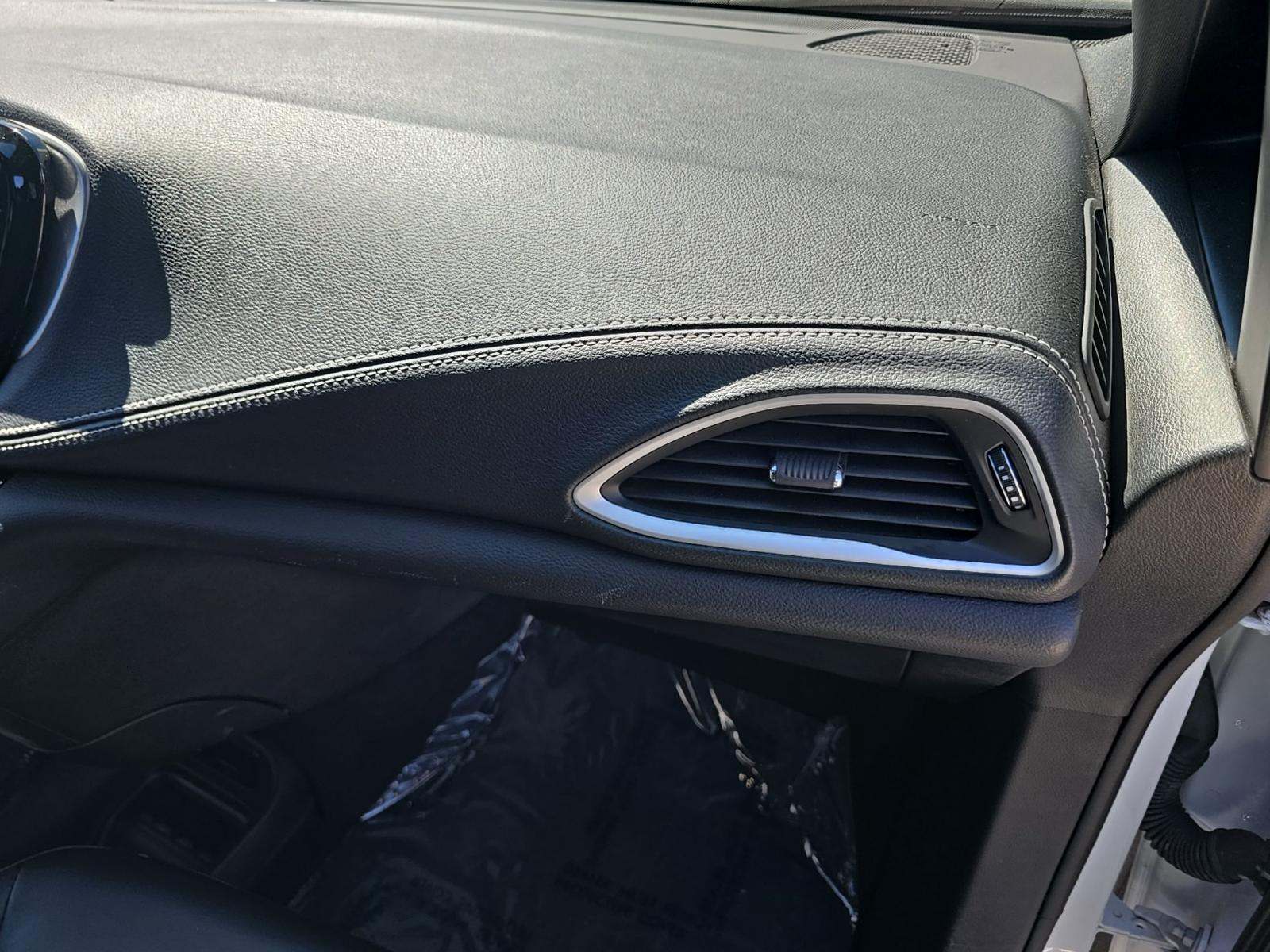 2024 Chrysler Pacifica Hybrid Select S Appearance FWD