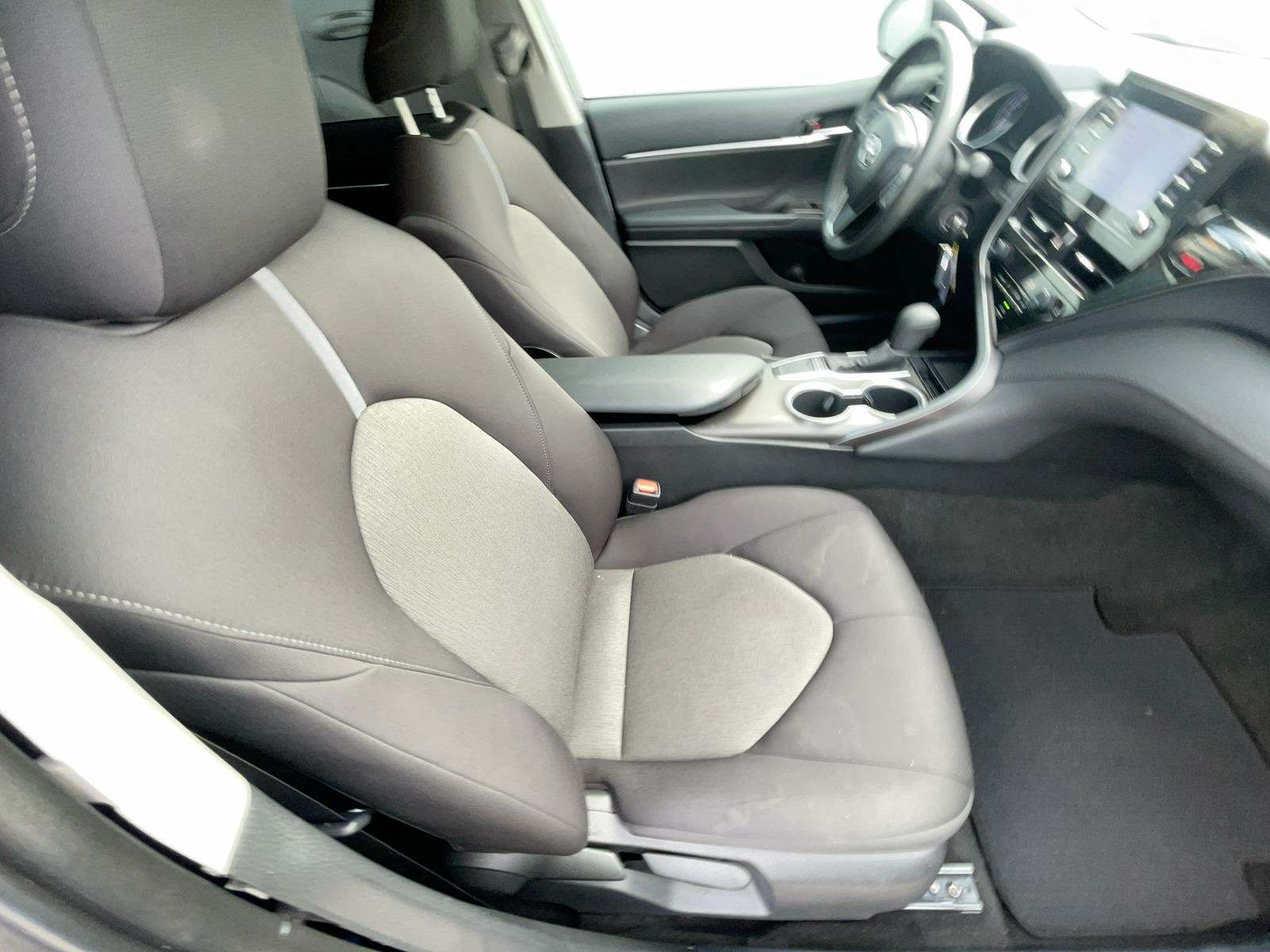 2022 Toyota Camry LE FWD