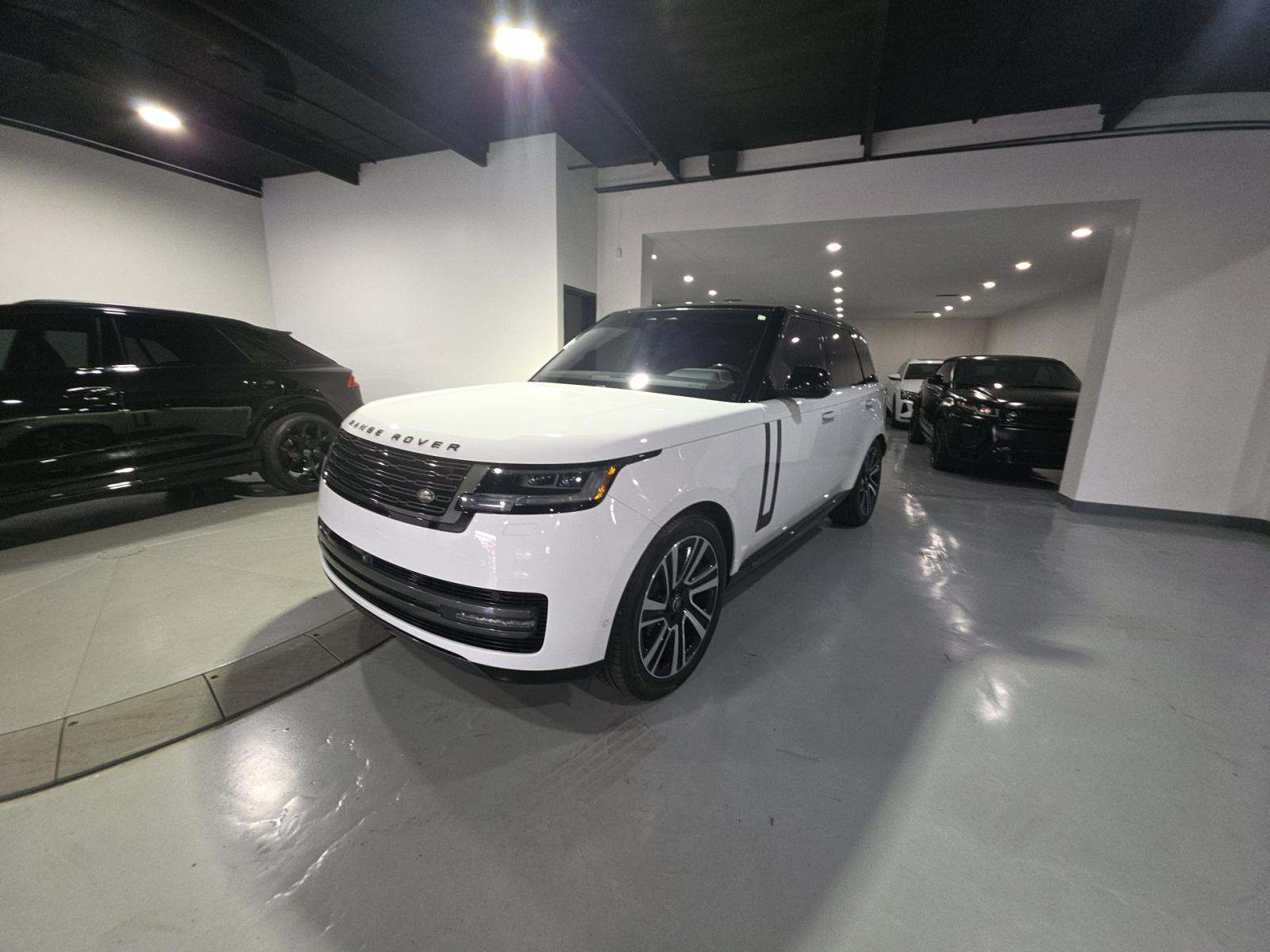 2023 Land Rover Range Rover SE AWD
