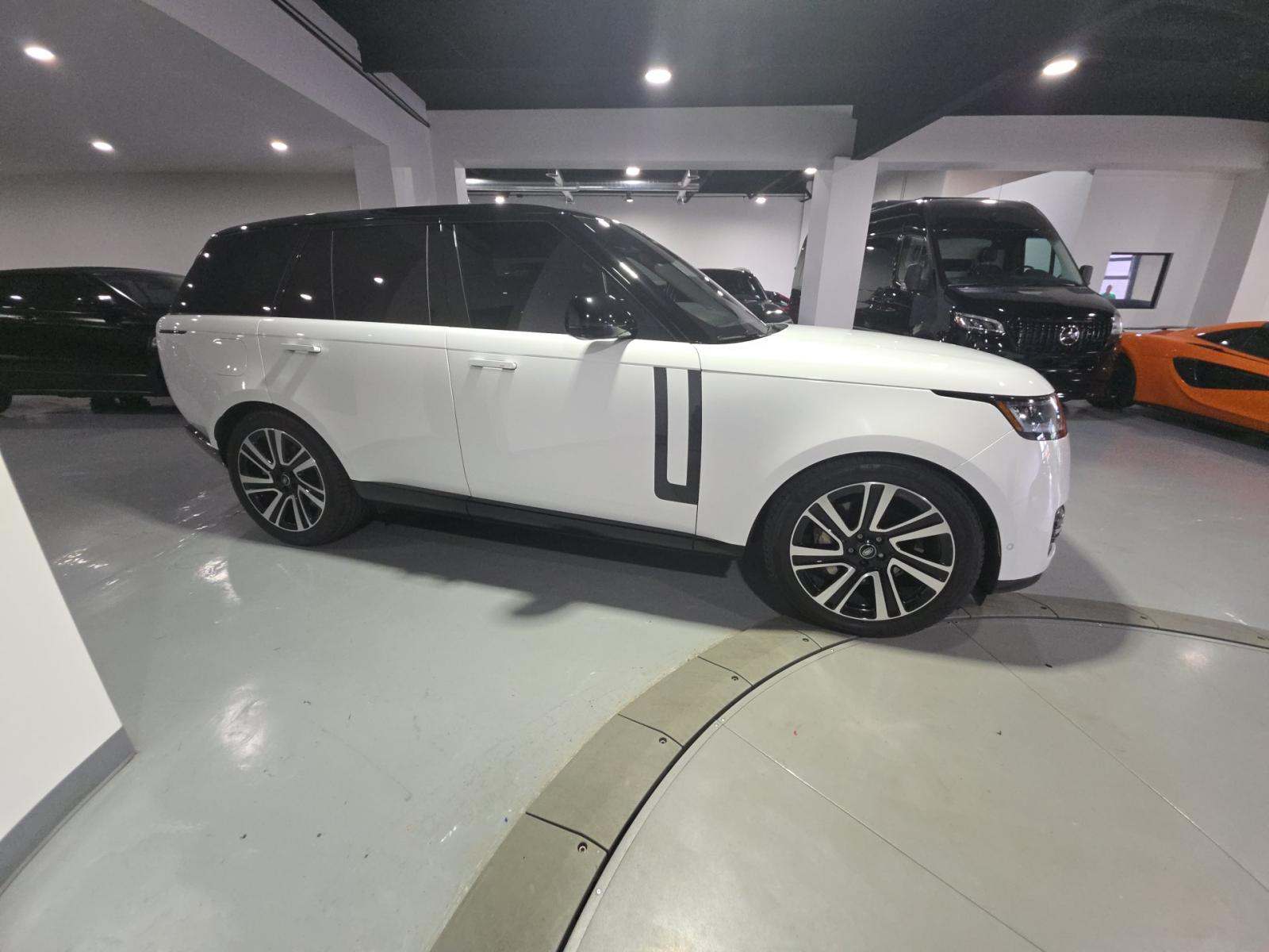 2023 Land Rover Range Rover SE AWD