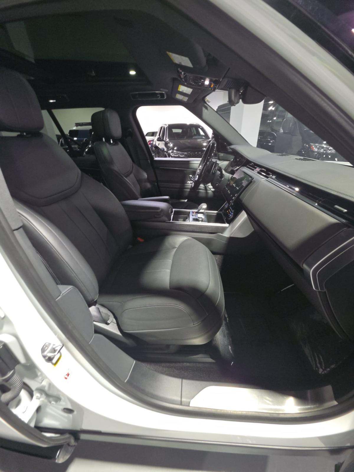 2023 Land Rover Range Rover SE AWD