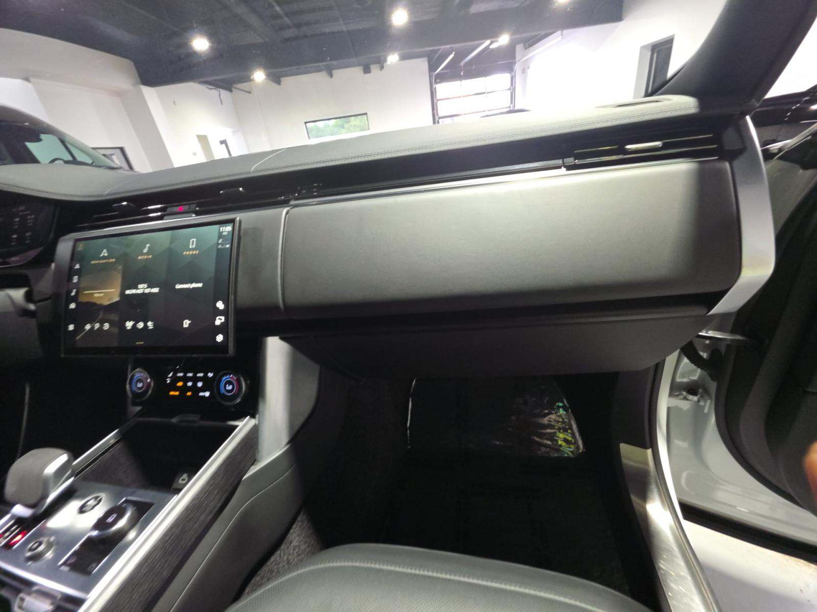 2023 Land Rover Range Rover SE AWD