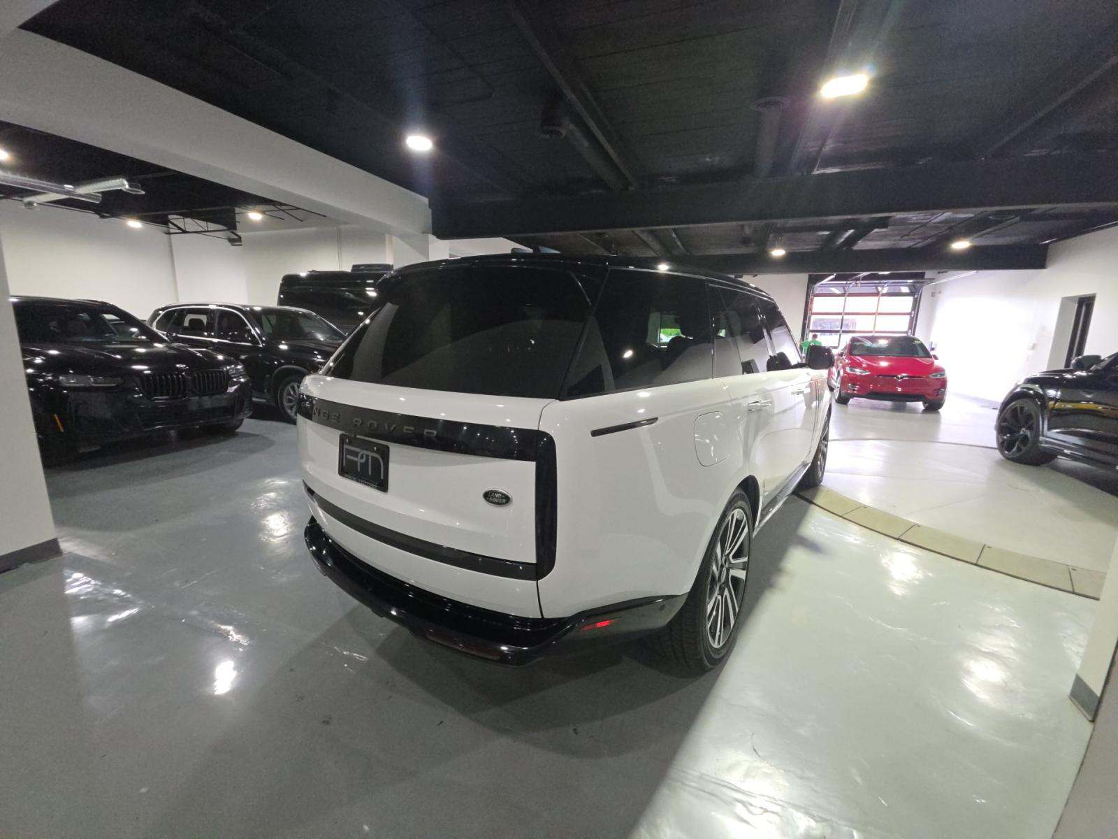 2023 Land Rover Range Rover SE AWD