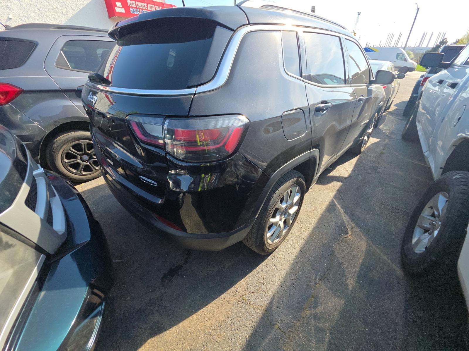 2022 Jeep Compass Latitude Lux AWD