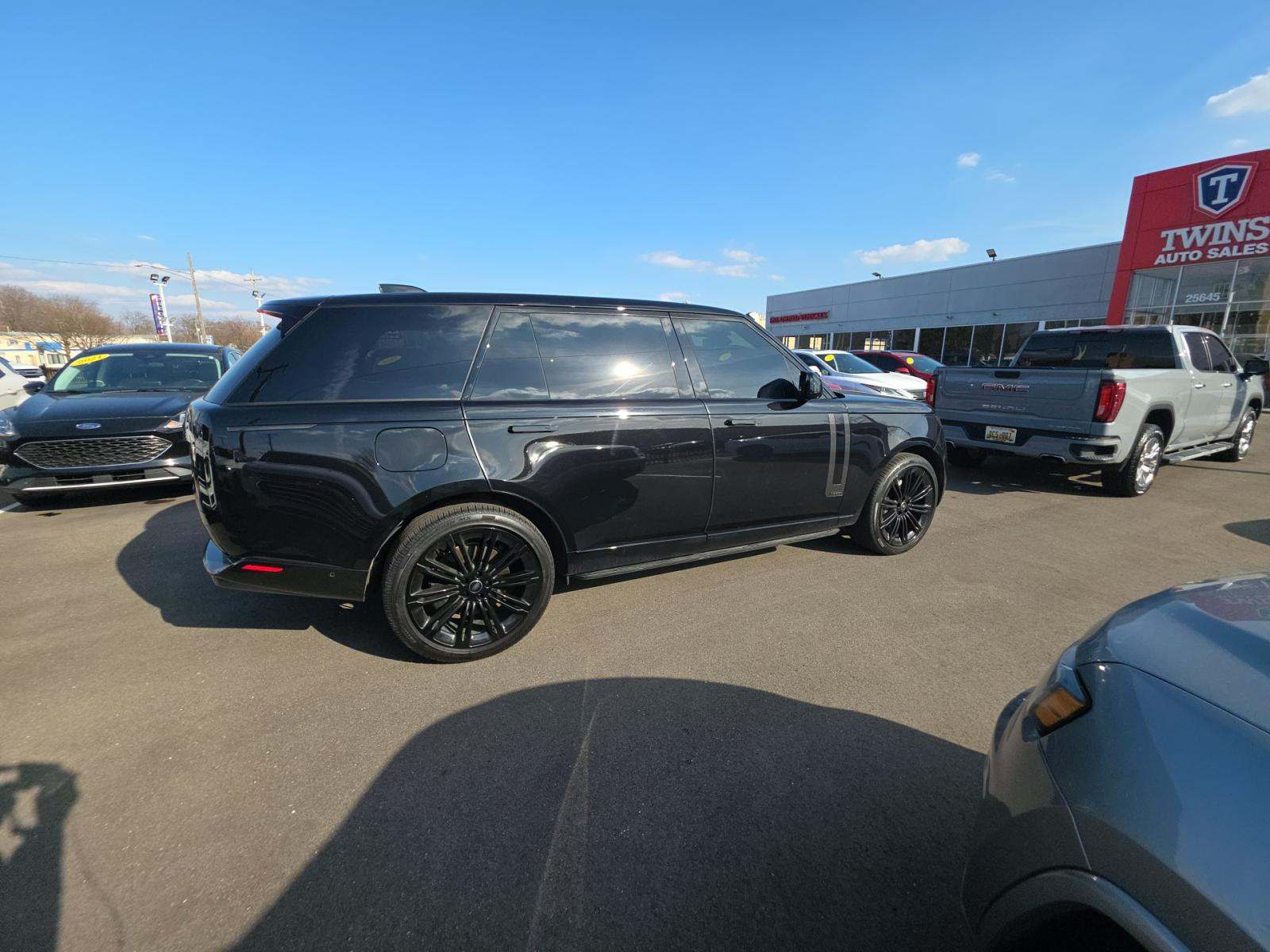 2025 Land Rover Range Rover Autobiography LWB AWD