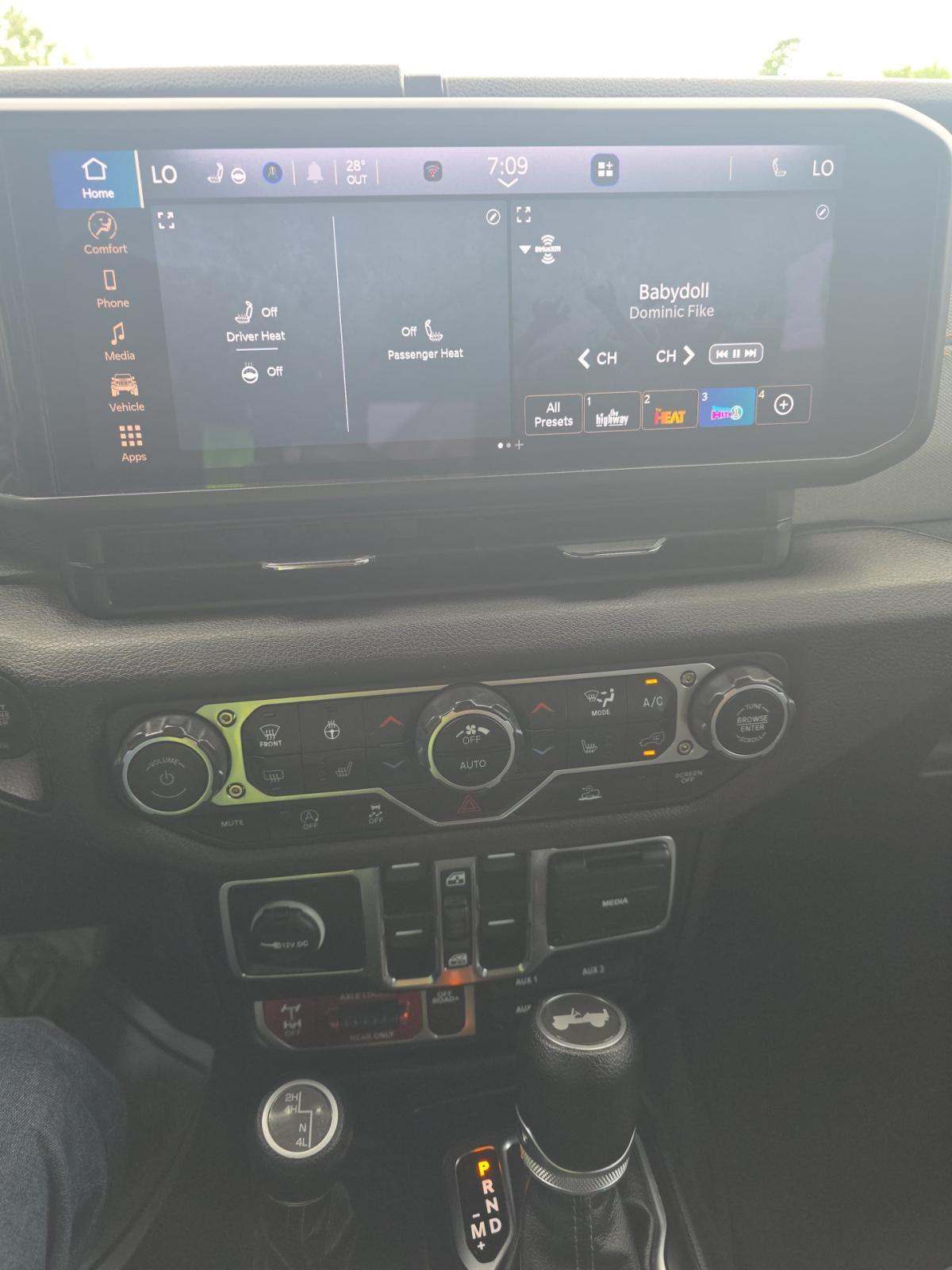 2024 Jeep Wrangler Willys AWD